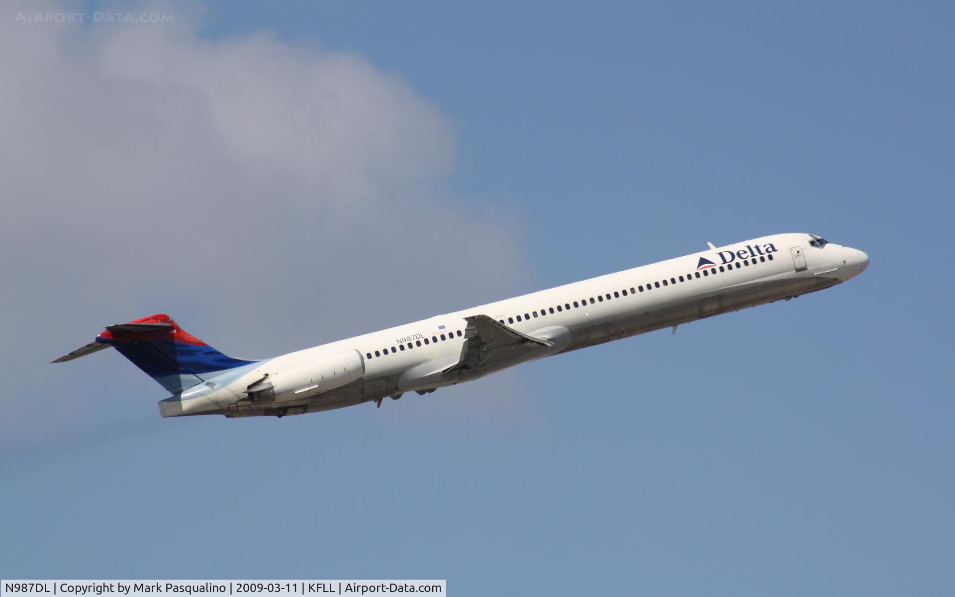 N987DL, 1991 McDonnell Douglas MD-88 C/N 53338, MD-88