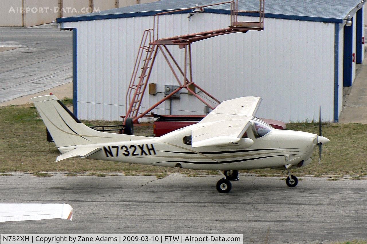 N732XH, 1980 Cessna P210N Pressurised Centurion C/N P21000596, At Meacham Field