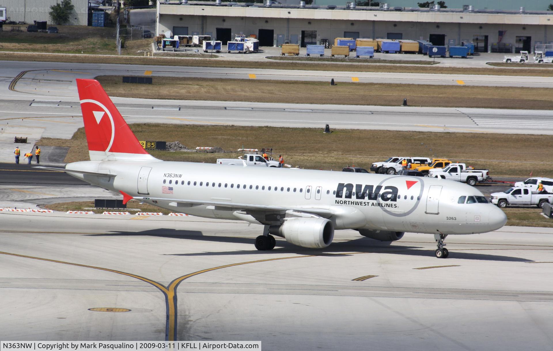 N363NW, 1998 Airbus A320-212 C/N 0923, Airbus A320