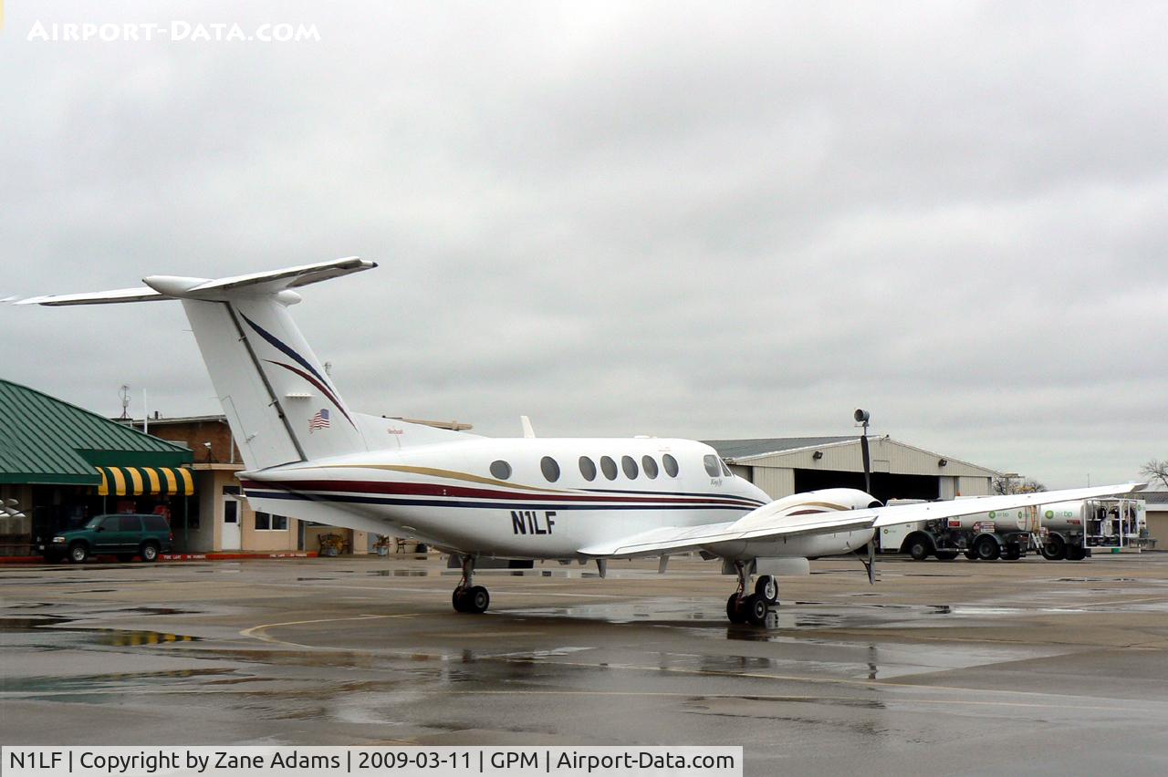 N1LF, 2001 Raytheon Aircraft Company B200 C/N BB-1778, At Grand Prairie Municipal