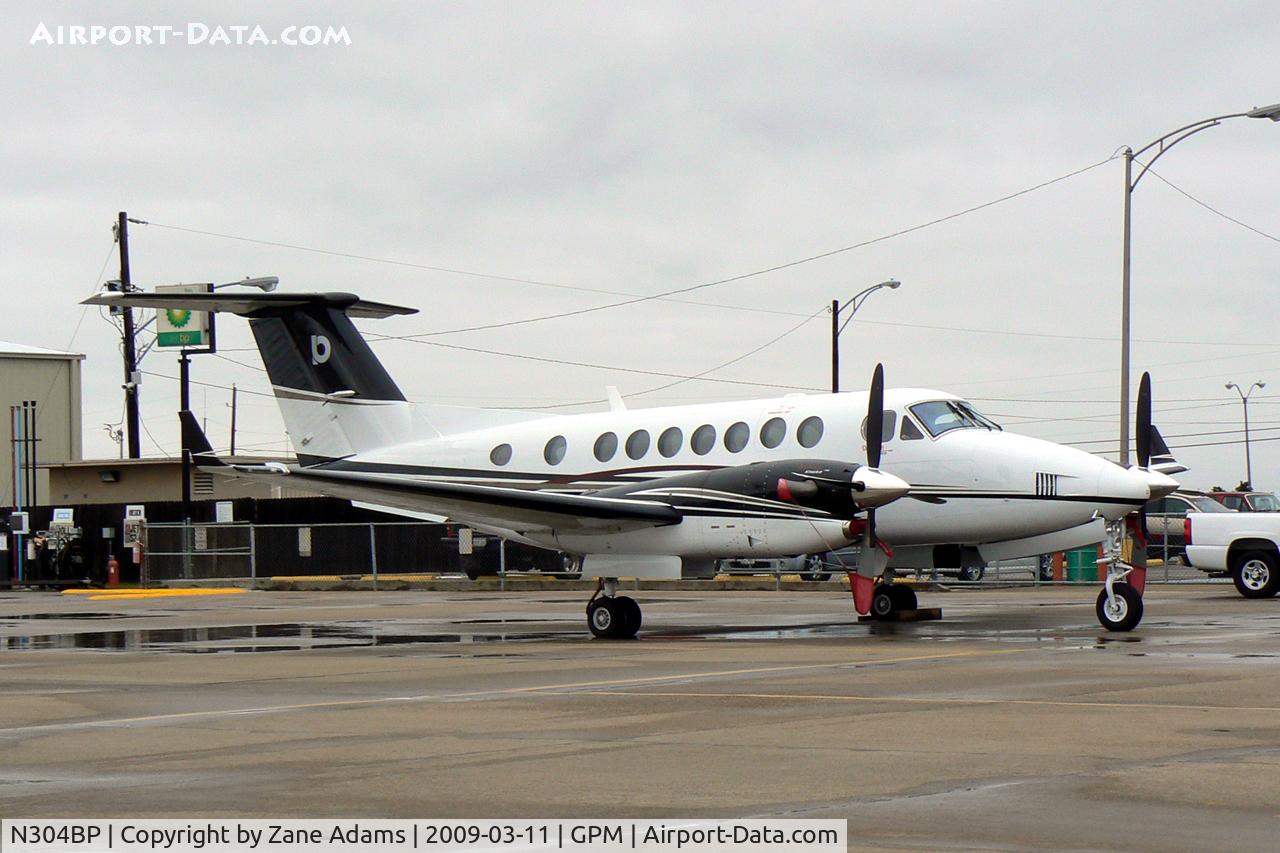 N304BP, 2007 Hawker Beechcraft 350 King Air (B300) C/N FL-542, At Grand Prairie Municipal