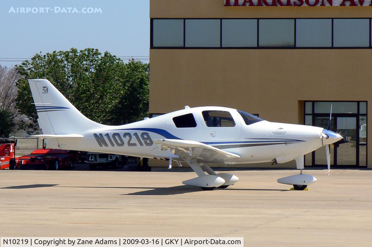 N10219, Cessna LC42-550FG C/N 421019, At Arlington Municipal
