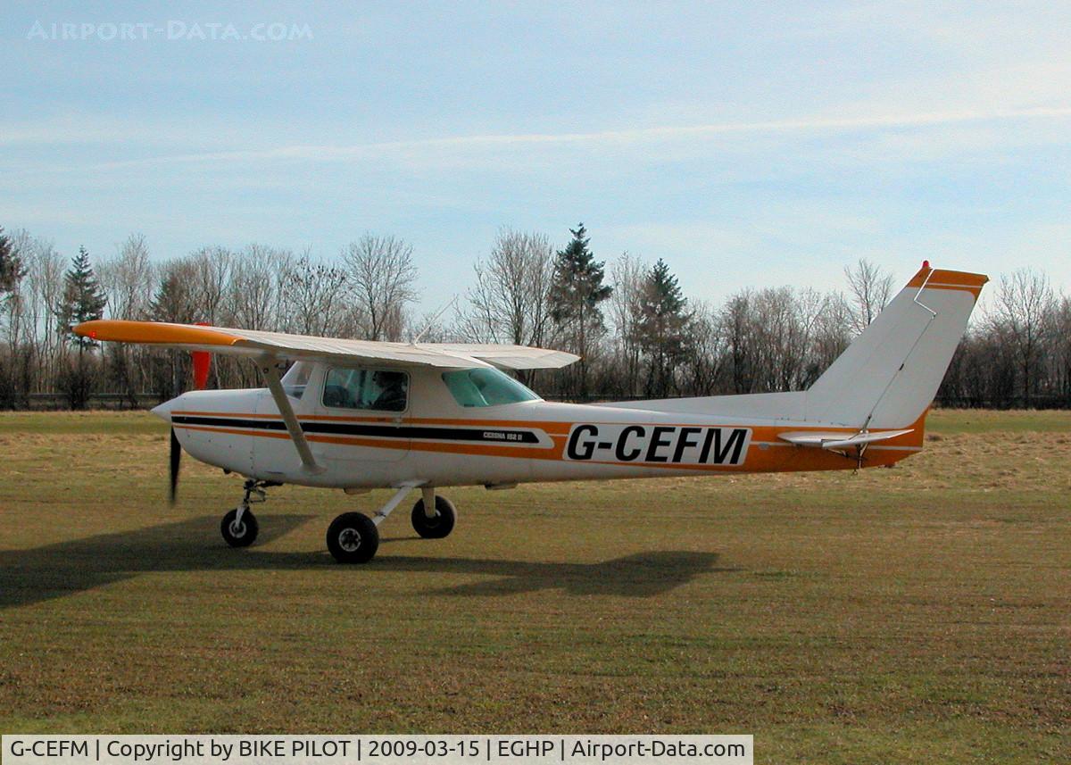 G-CEFM, 1980 Cessna 152 C/N 152-84357, TAXYING PAST THE CLUB HOUSE