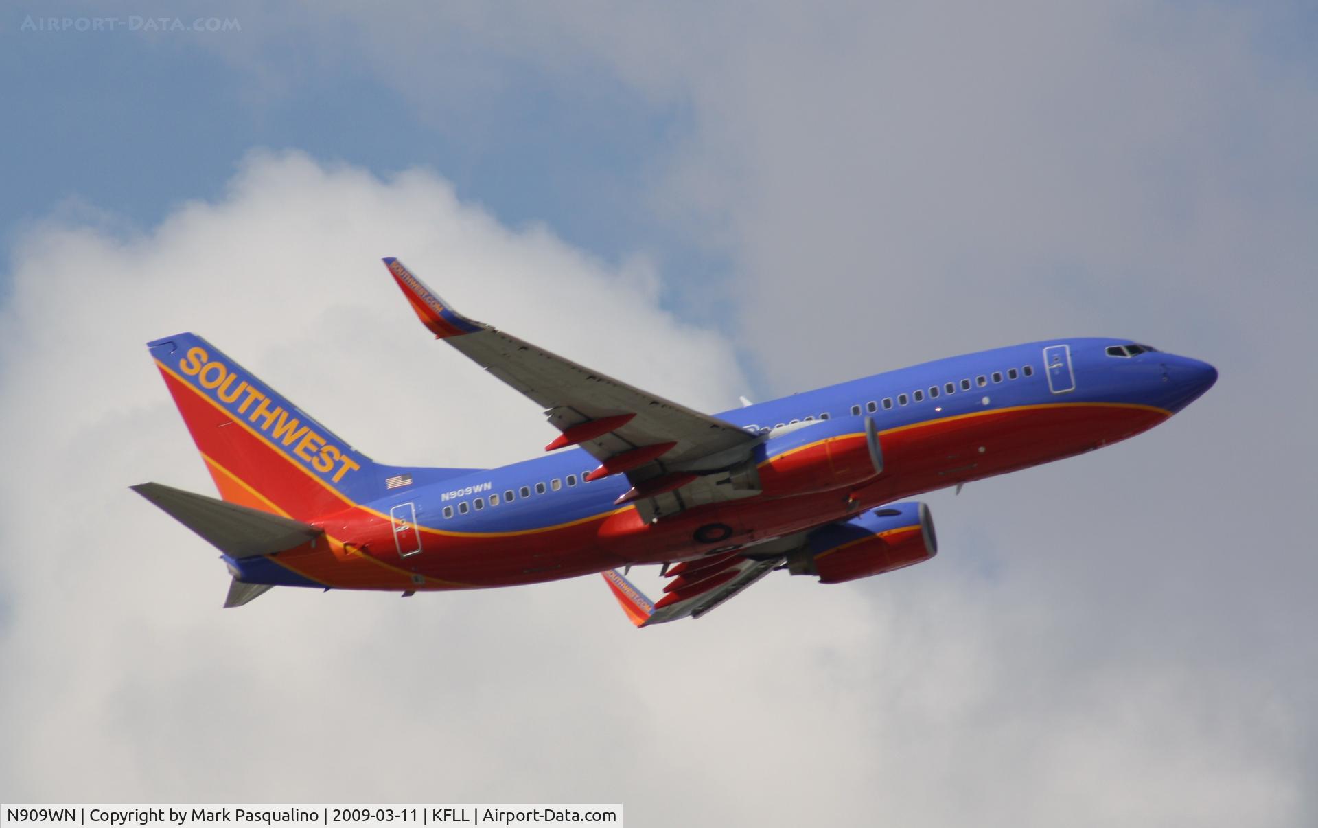 N909WN, 2008 Boeing 737-7H4 C/N 32458, Boeing 737-700