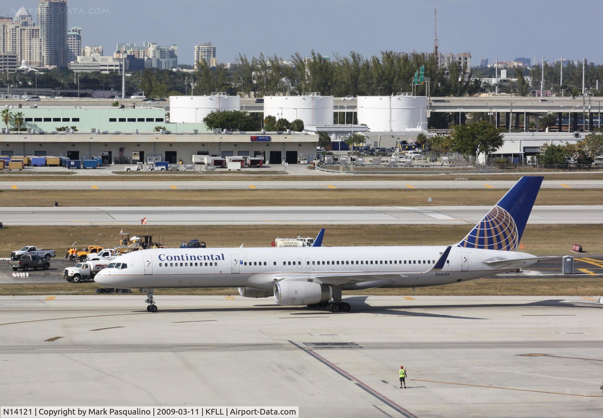 N14121, 1997 Boeing 757-224 C/N 27563, Boeing 757-200