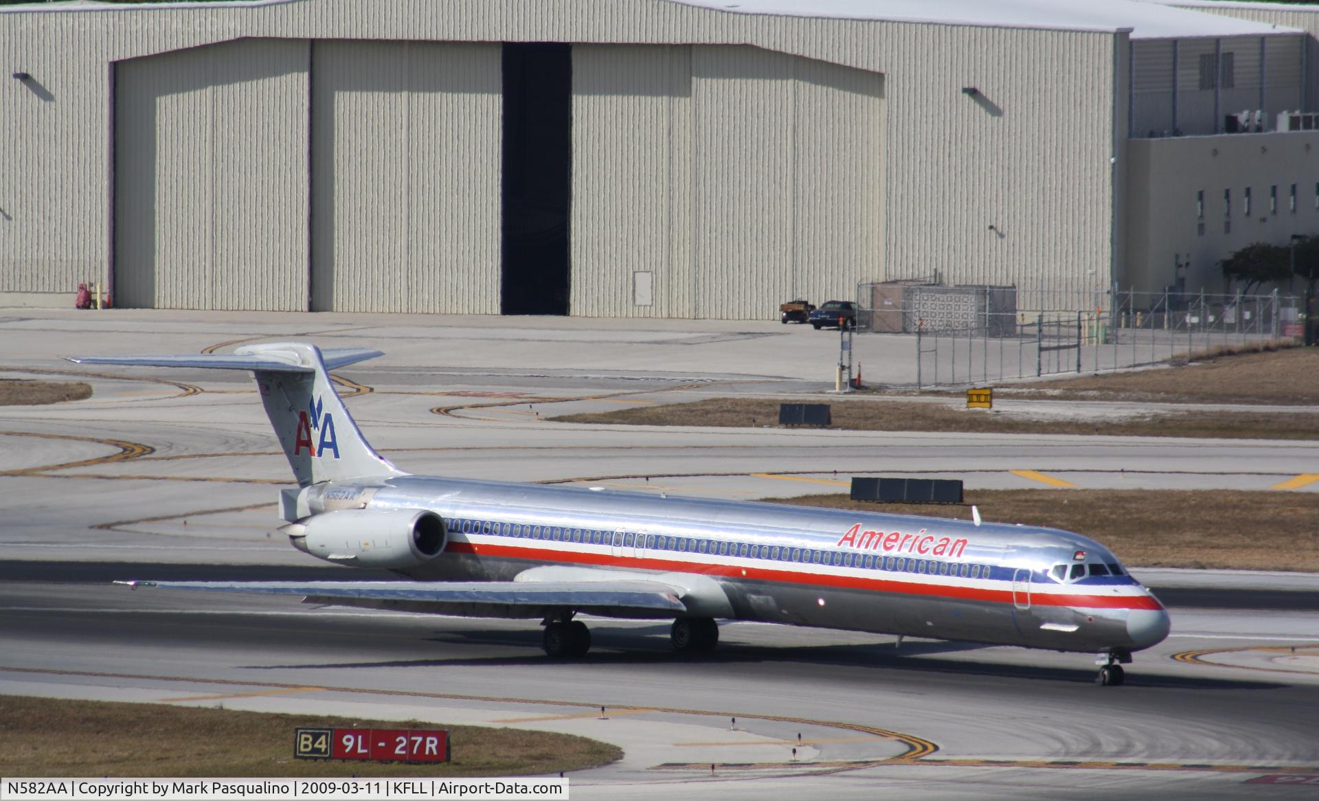 N582AA, 1991 McDonnell Douglas MD-82 (DC-9-82) C/N 53159, MD-82
