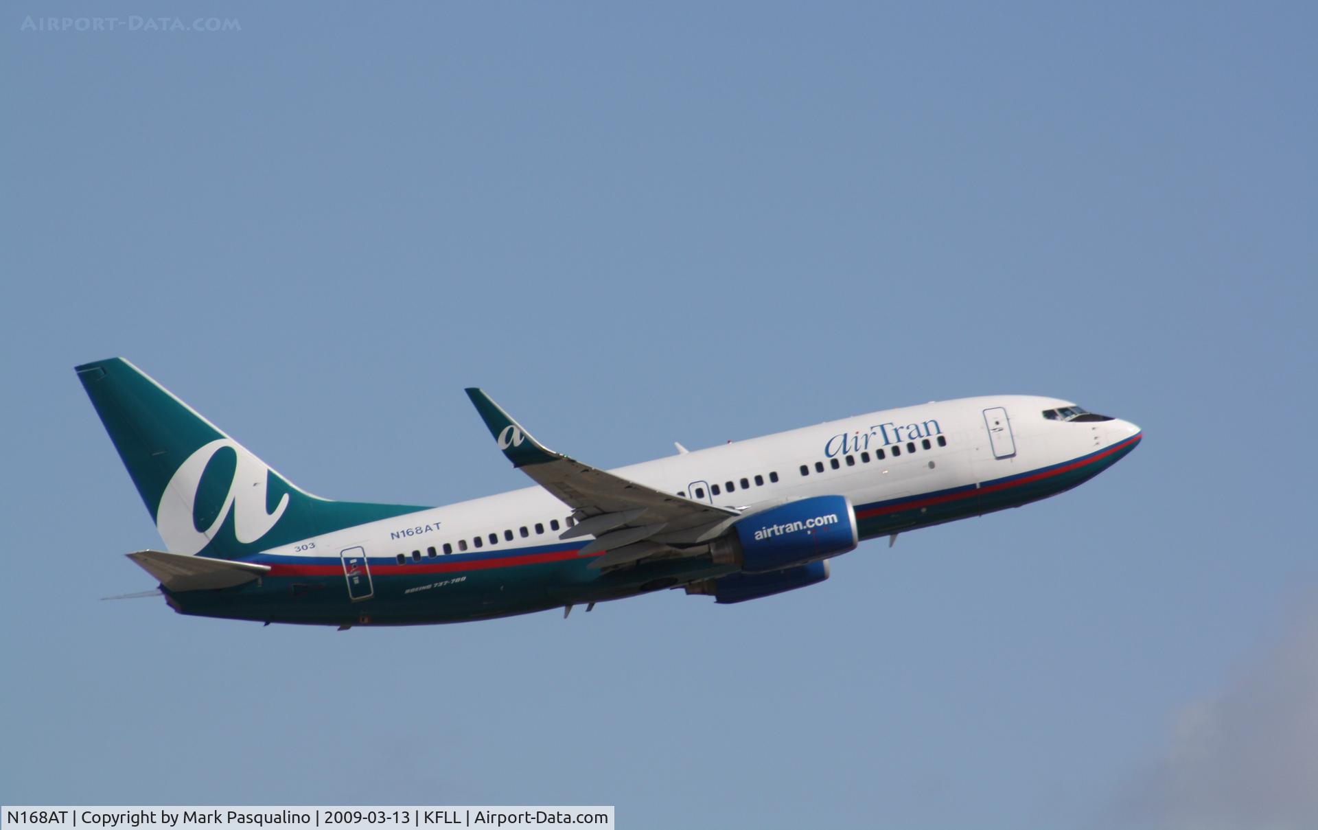 N168AT, 2004 Boeing 737-76N C/N 32653, Boeing 737-700