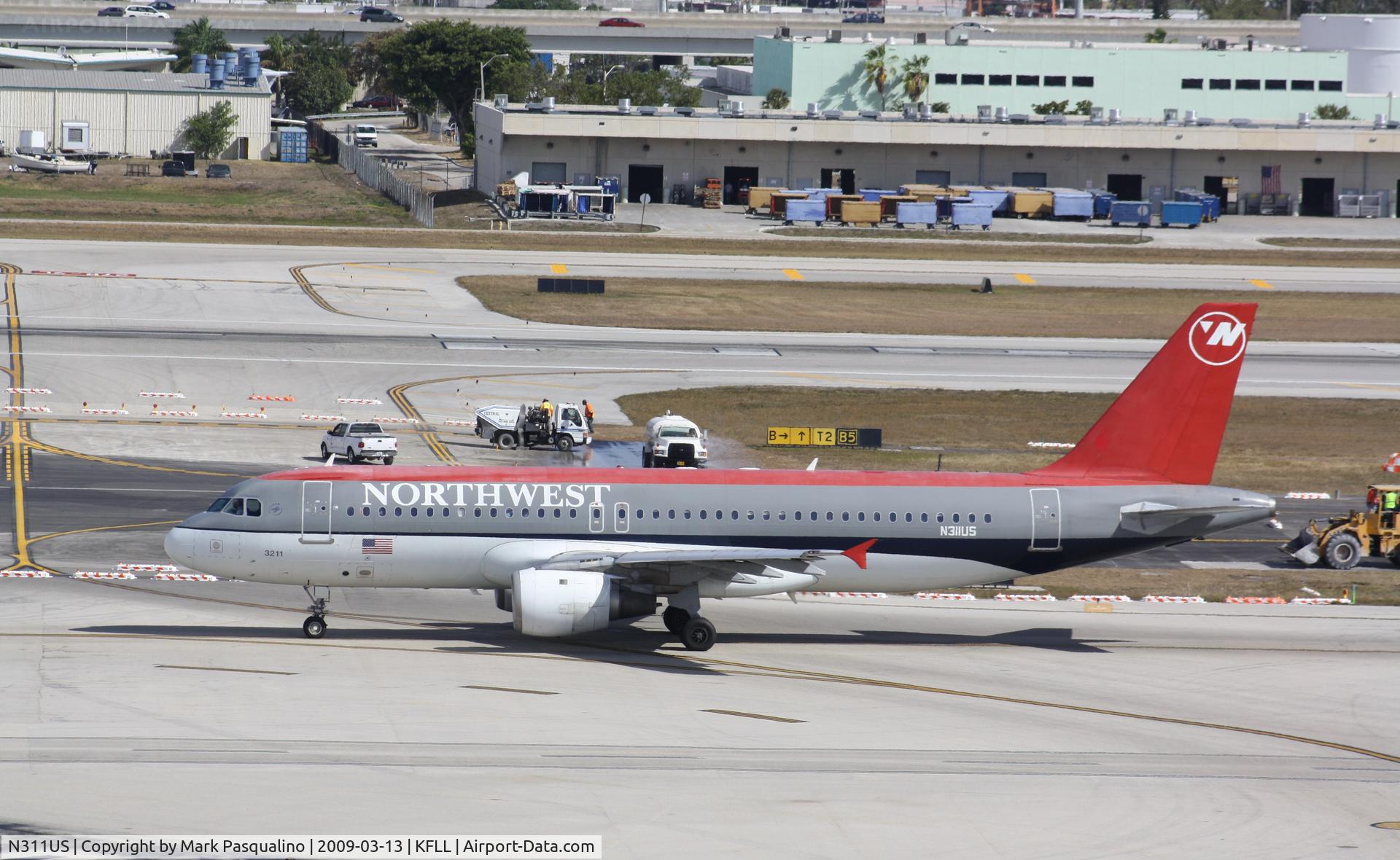 N311US, 1990 Airbus A320-211 C/N 125, Airbus A320