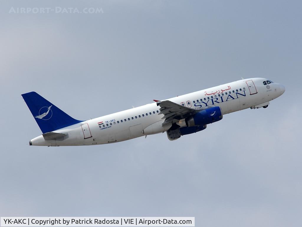 YK-AKC, 1999 Airbus A320-232 C/N 1032, Taking off from RWY 29 in VIE bound for DAM