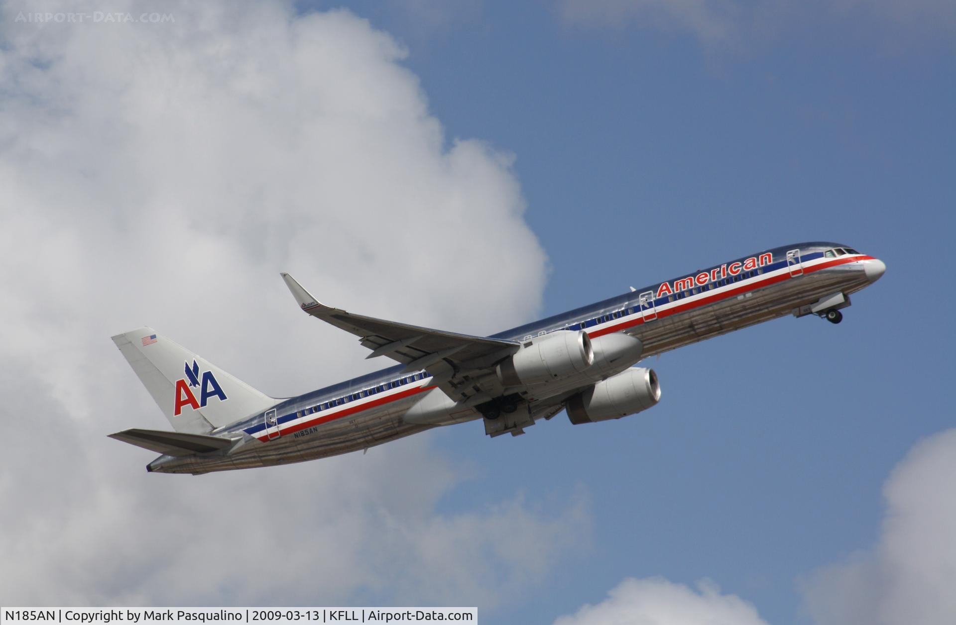 N185AN, 2001 Boeing 757-223 C/N 32379, Boeing 757-200