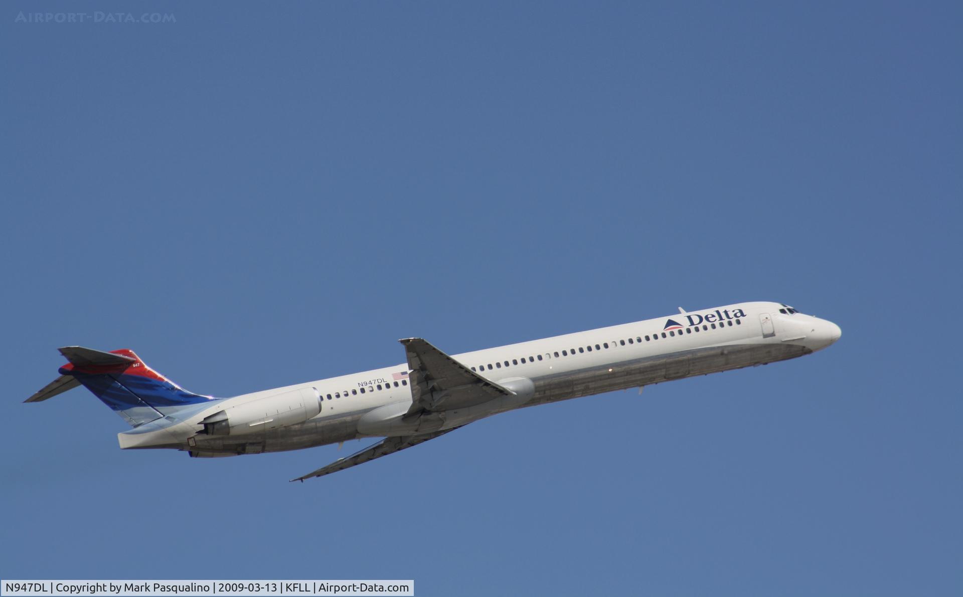 N947DL, 1989 McDonnell Douglas MD-88 C/N 49878, MD-88