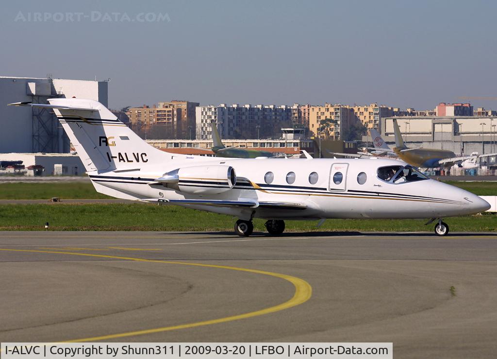 I-ALVC, 2007 Hawker Beechcraft 400XP C/N RK-515, Rolling to the General Aviation area...