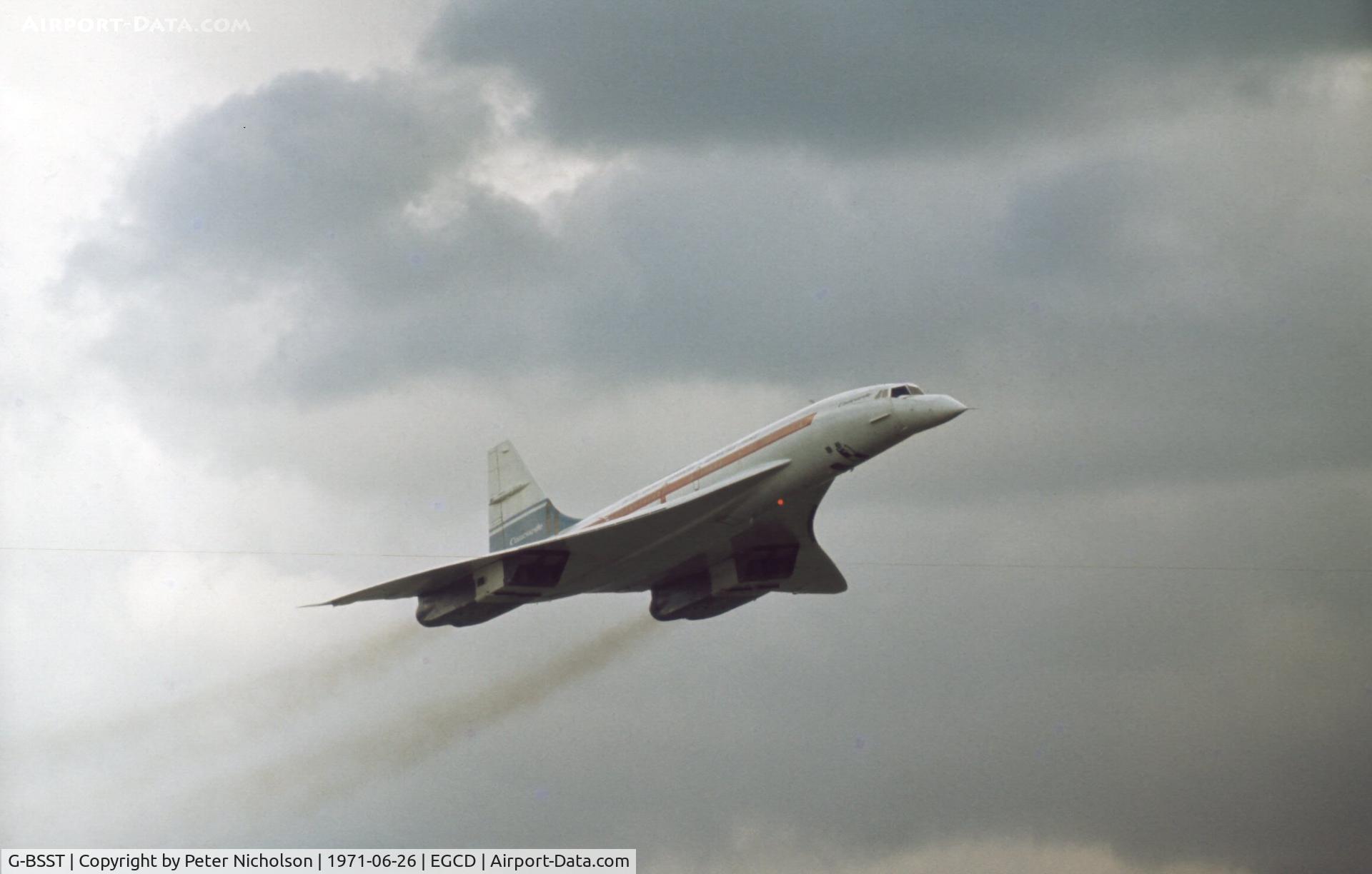 G-BSST, 1966 Aerospatiale-BAC Concorde Prototype C/N 002/13520, The star of the 1971 Woodford Airshow was undoubtedly this.... Concorde where she belongs !!!