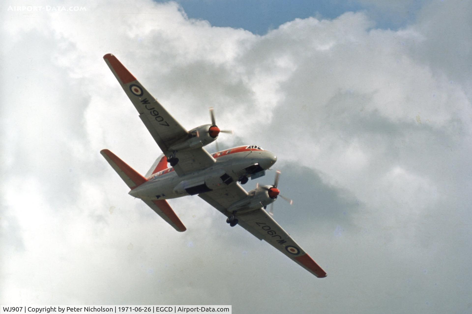 WJ907, 1952 Vickers Varsity T.1 C/N 631, Varsity T.1 of 6 Flying Training School at the 1971 Woodford Airshow.