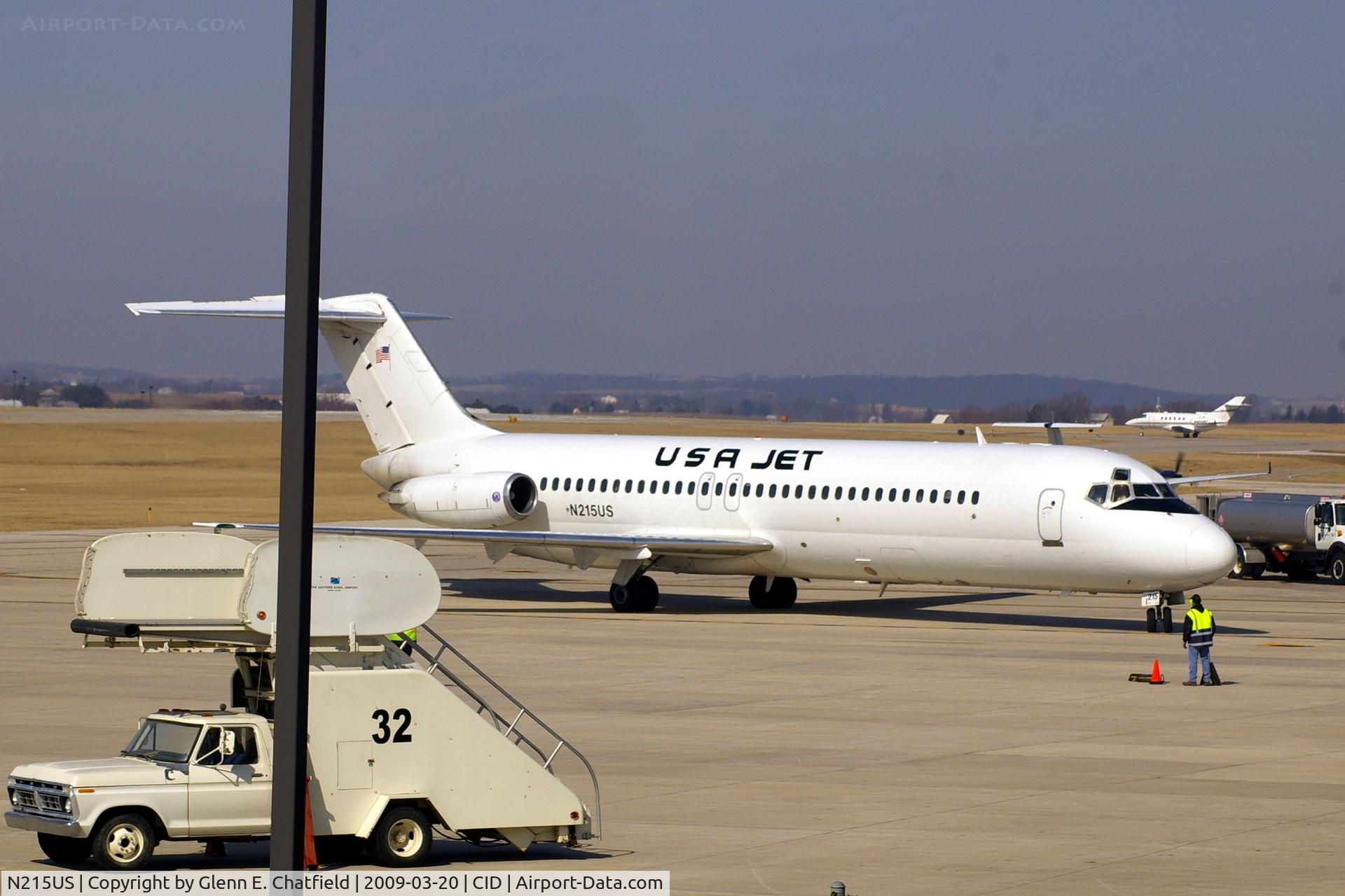 N215US, 1970 Douglas DC-9-32 C/N 47480, Pulling into Landmark FBO from taxiway D
