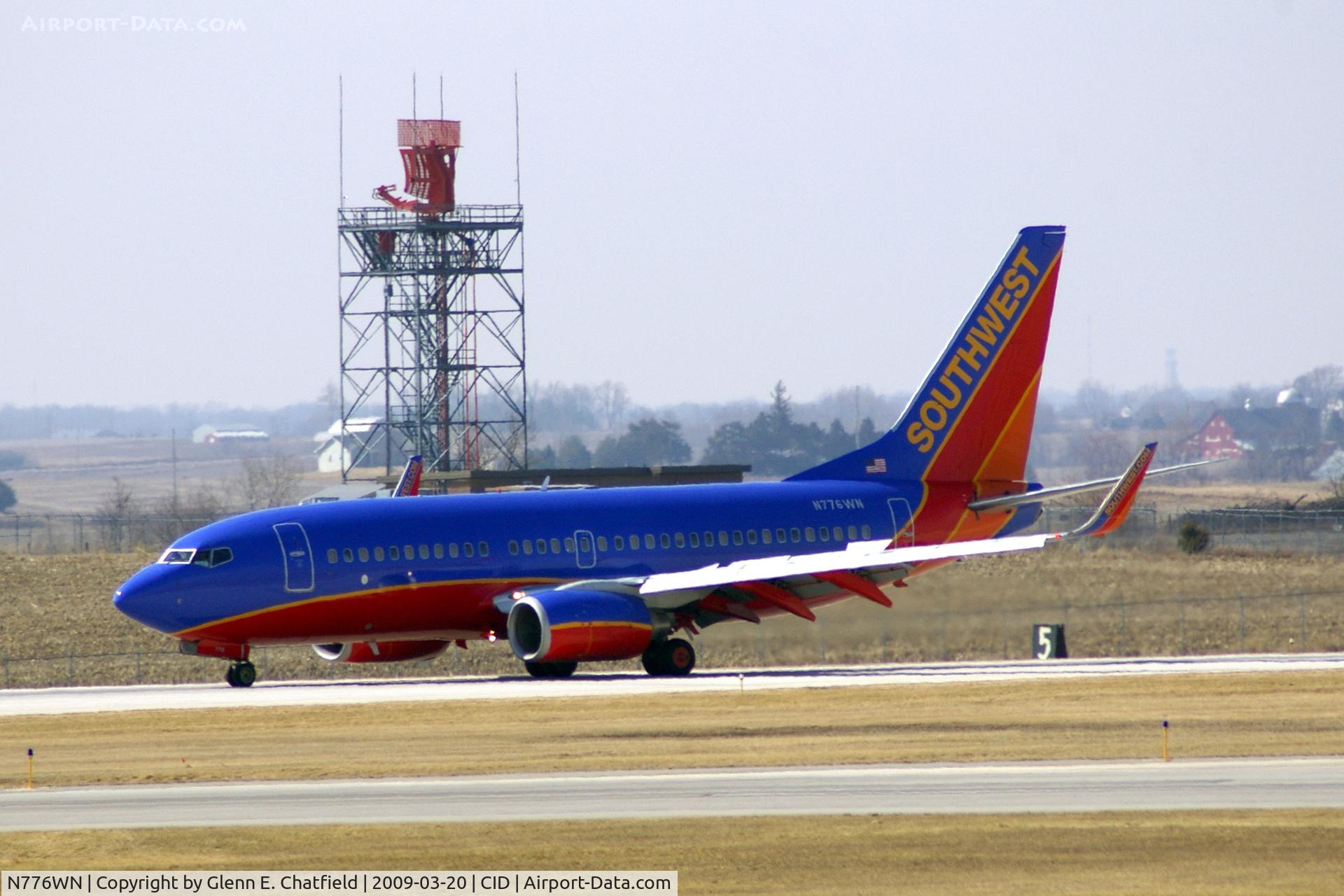 N776WN, 2000 Boeing 737-7H4 C/N 30591, SWA8632 landing runway 9, bringing in a team at 11:30 local