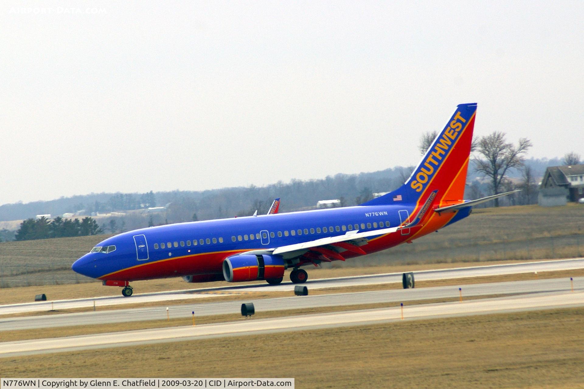 N776WN, 2000 Boeing 737-7H4 C/N 30591, Arriving Runway 9 with another team at 15:52 local time