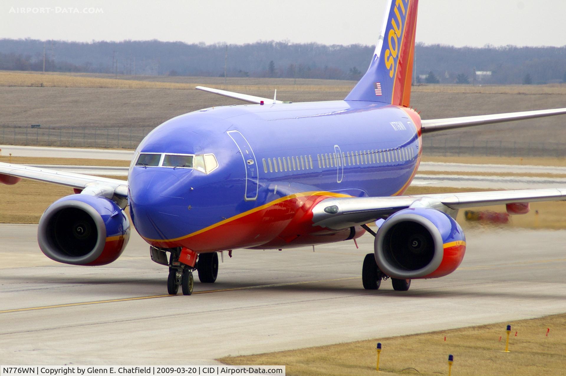N776WN, 2000 Boeing 737-7H4 C/N 30591, Telephoto shot from the control tower's 2nd floor