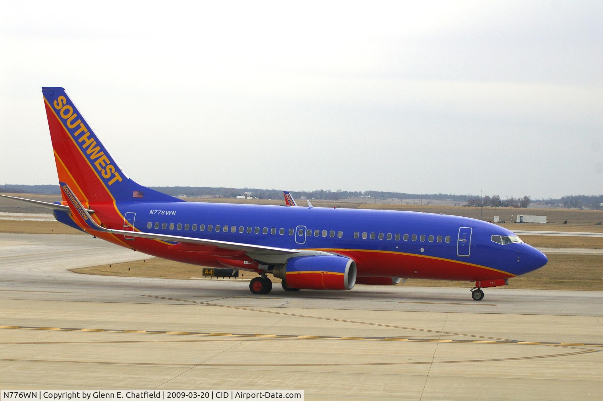 N776WN, 2000 Boeing 737-7H4 C/N 30591, Taxiing on Delta on the way to Landmark