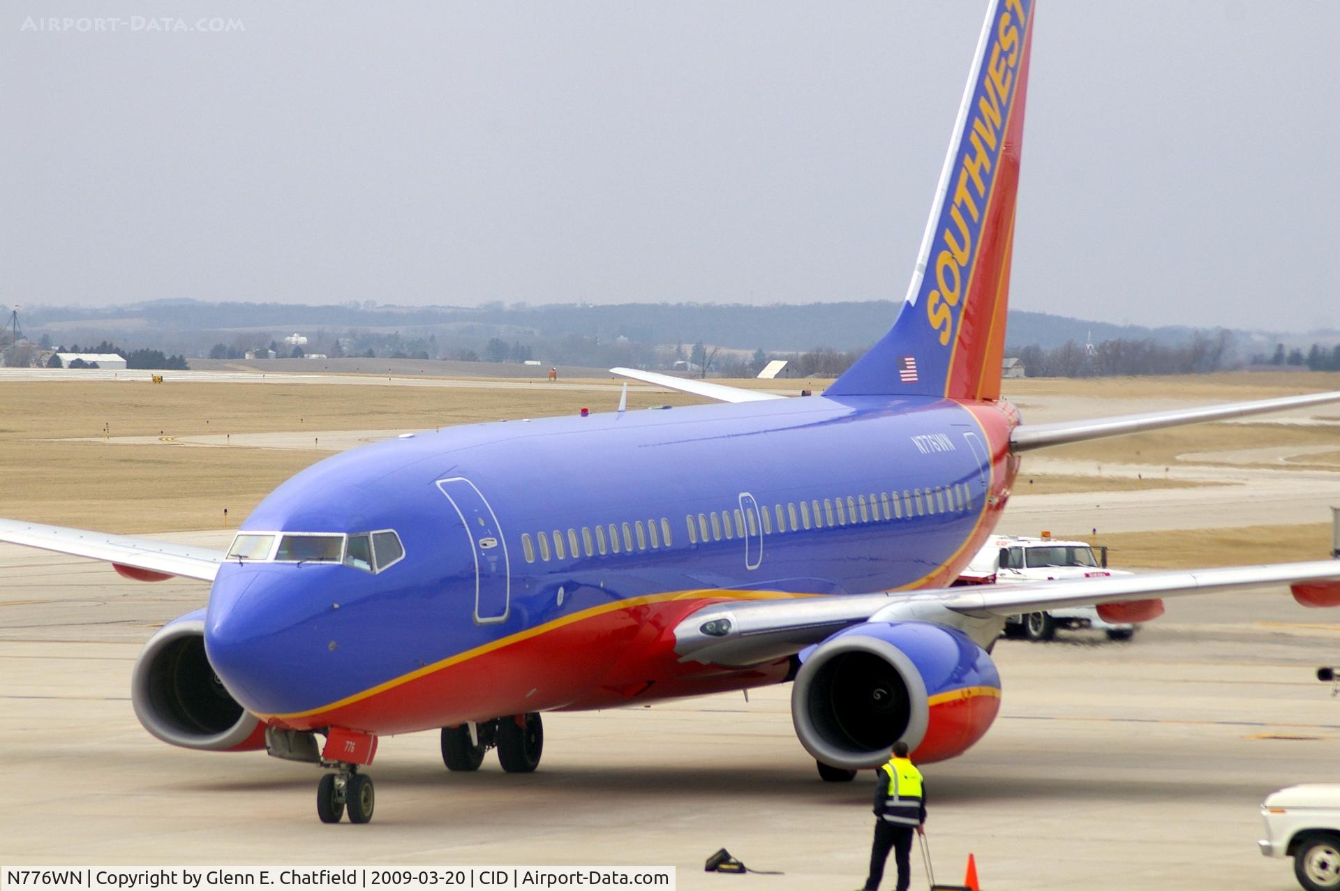 N776WN, 2000 Boeing 737-7H4 C/N 30591, Parked at Landmark, waiting for the stair truck to unload the team.