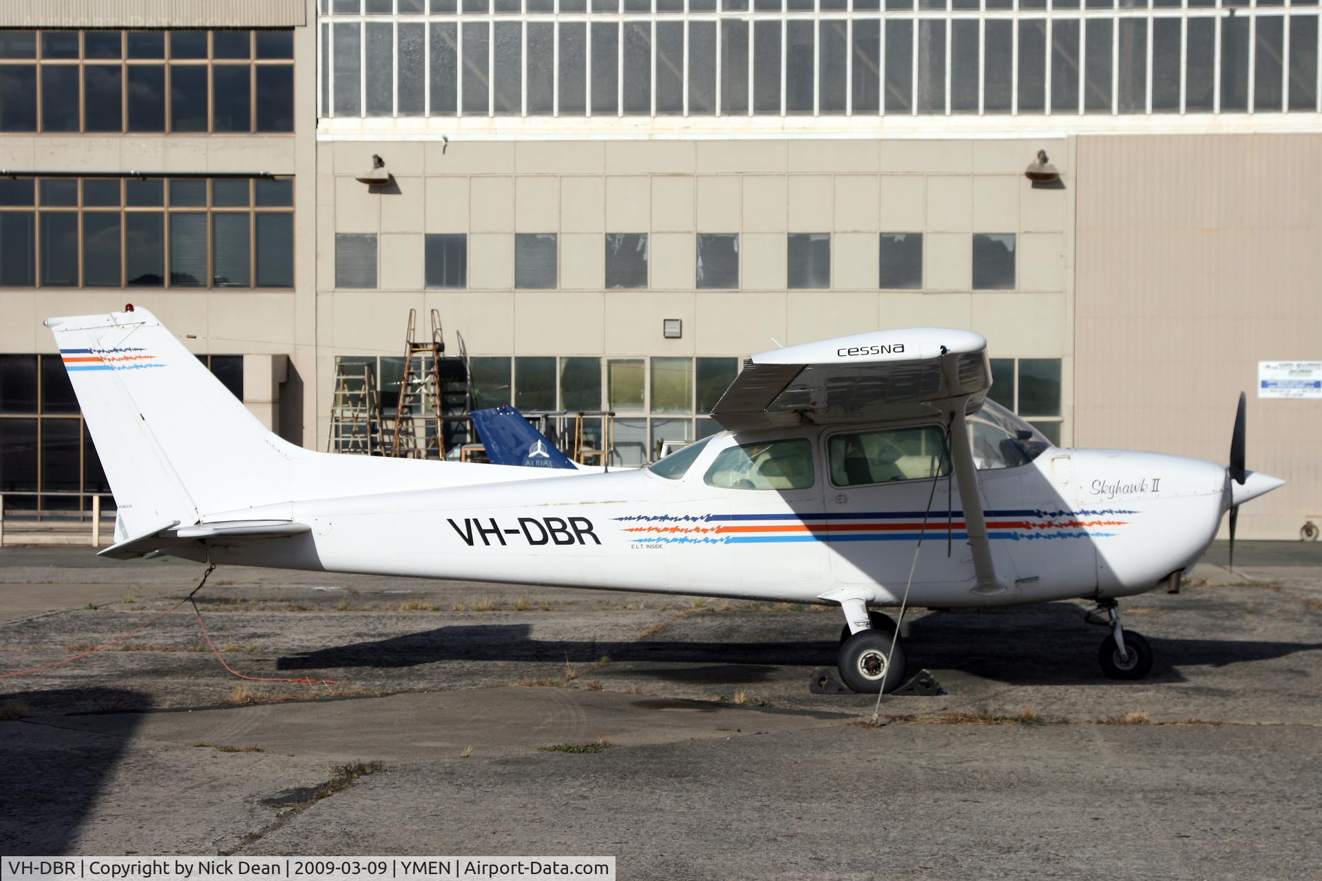 VH-DBR, 1977 Cessna 172M C/N 17266982, YMEN