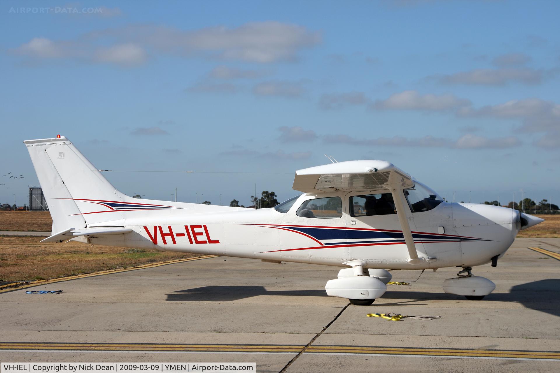 VH-IEL, 1974 Cessna 172M C/N 17263286, YMEN
