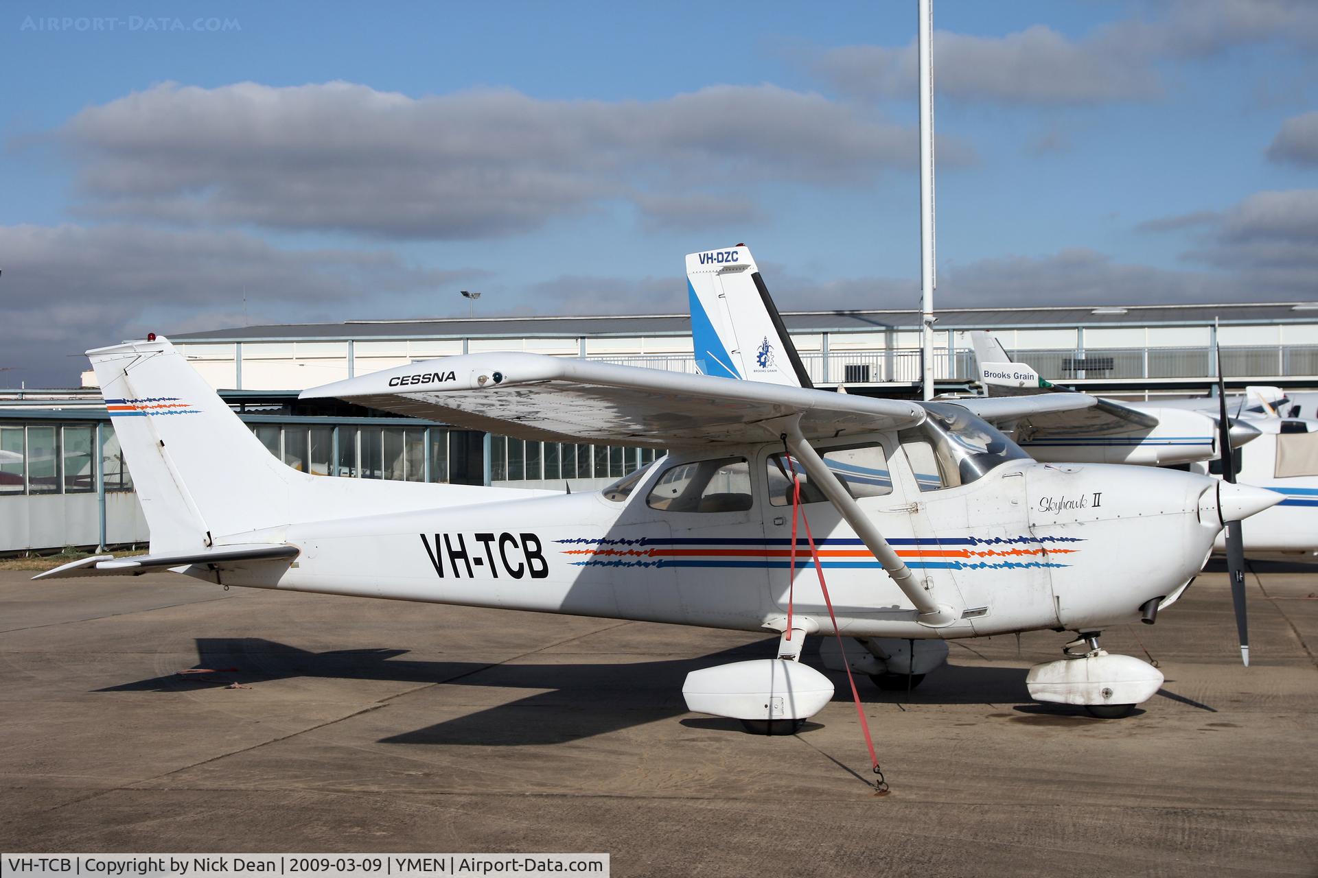 VH-TCB, 1974 Cessna 172M C/N 17264056, YMEN