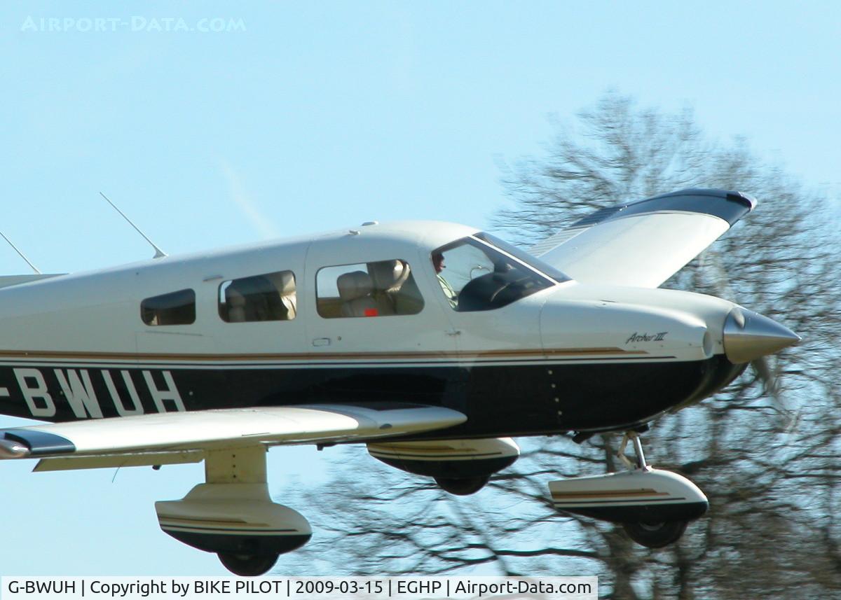 G-BWUH, 1996 Piper PA-28-181 Cherokee Archer III C/N 2843048, MAKING THE DOG LEG FOR RWY 26