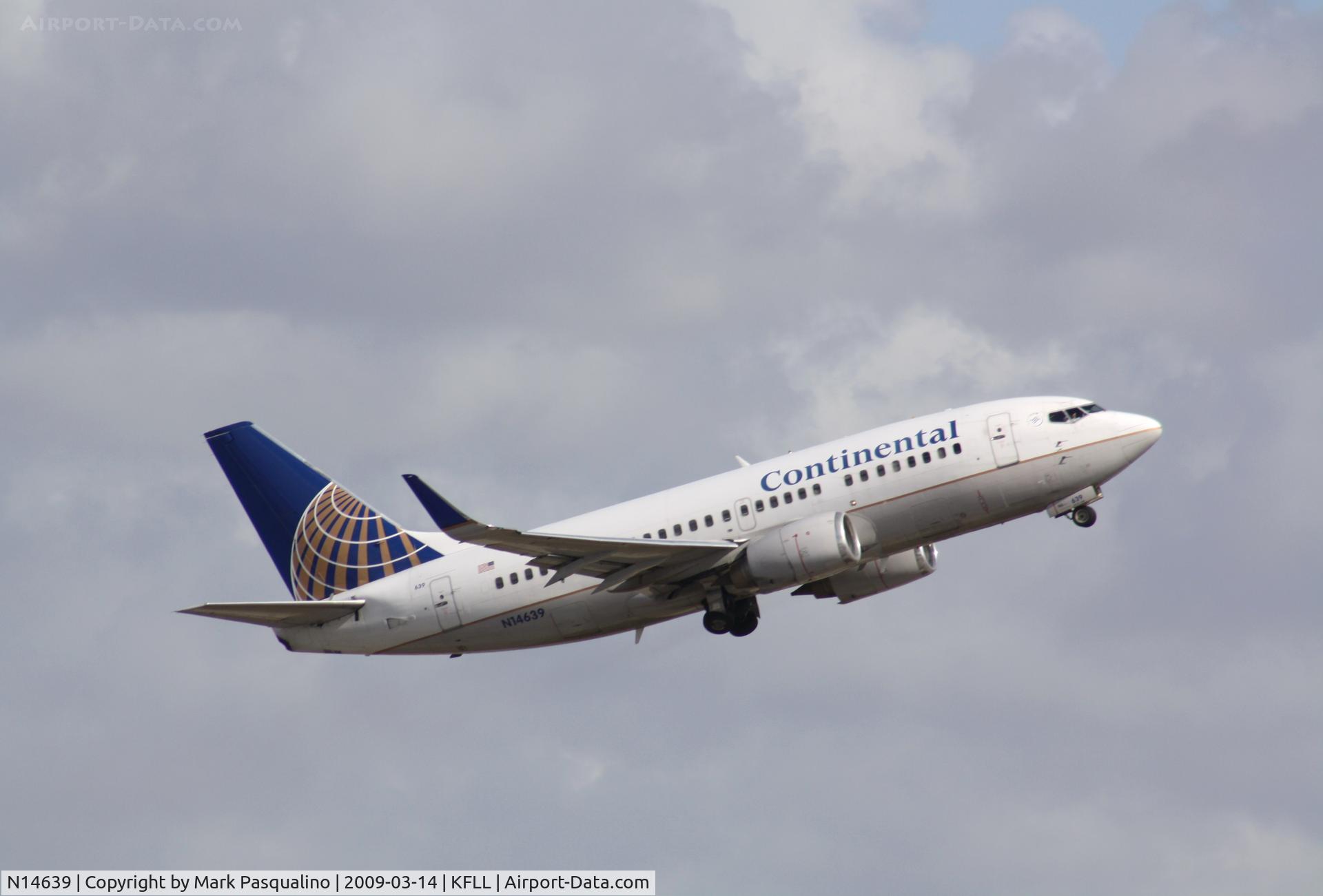 N14639, 1997 Boeing 737-524 C/N 28900, Boeing 737-500