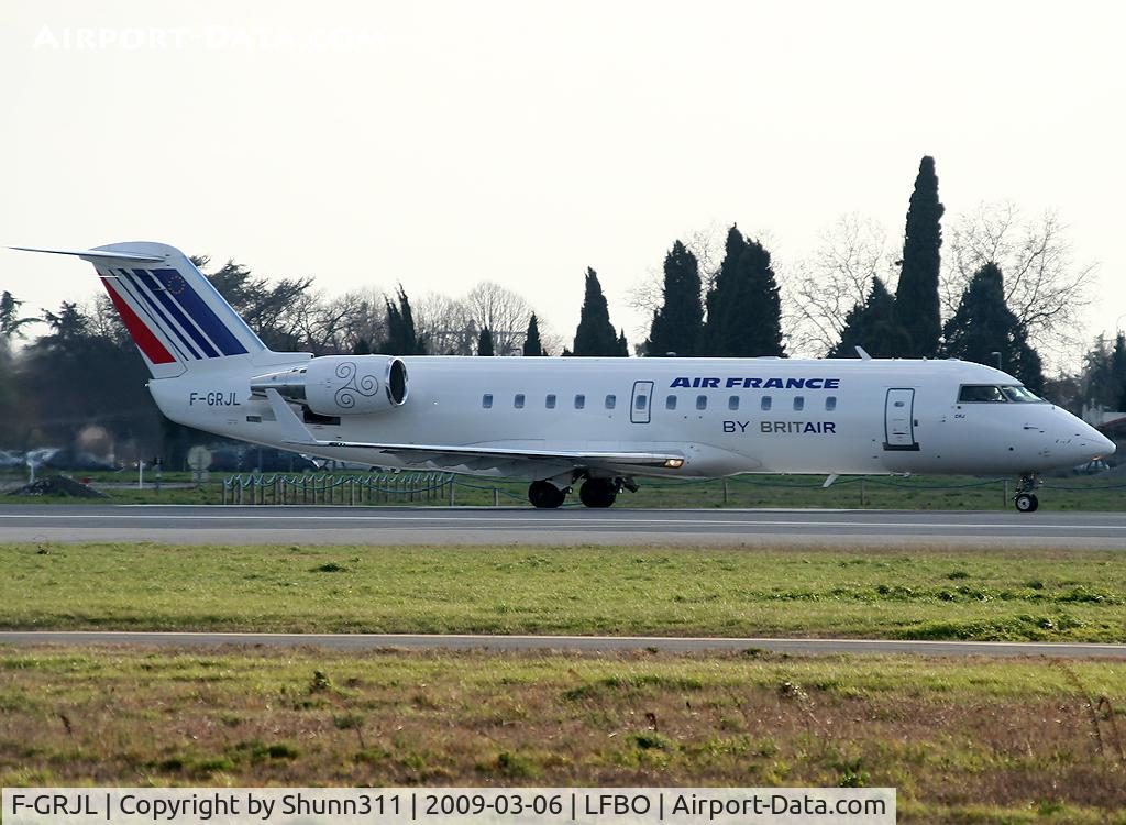 F-GRJL, 1998 Canadair CRJ-100ER (CL-600-2B19) C/N 7221, Ready for departure rwy 32R with new logo