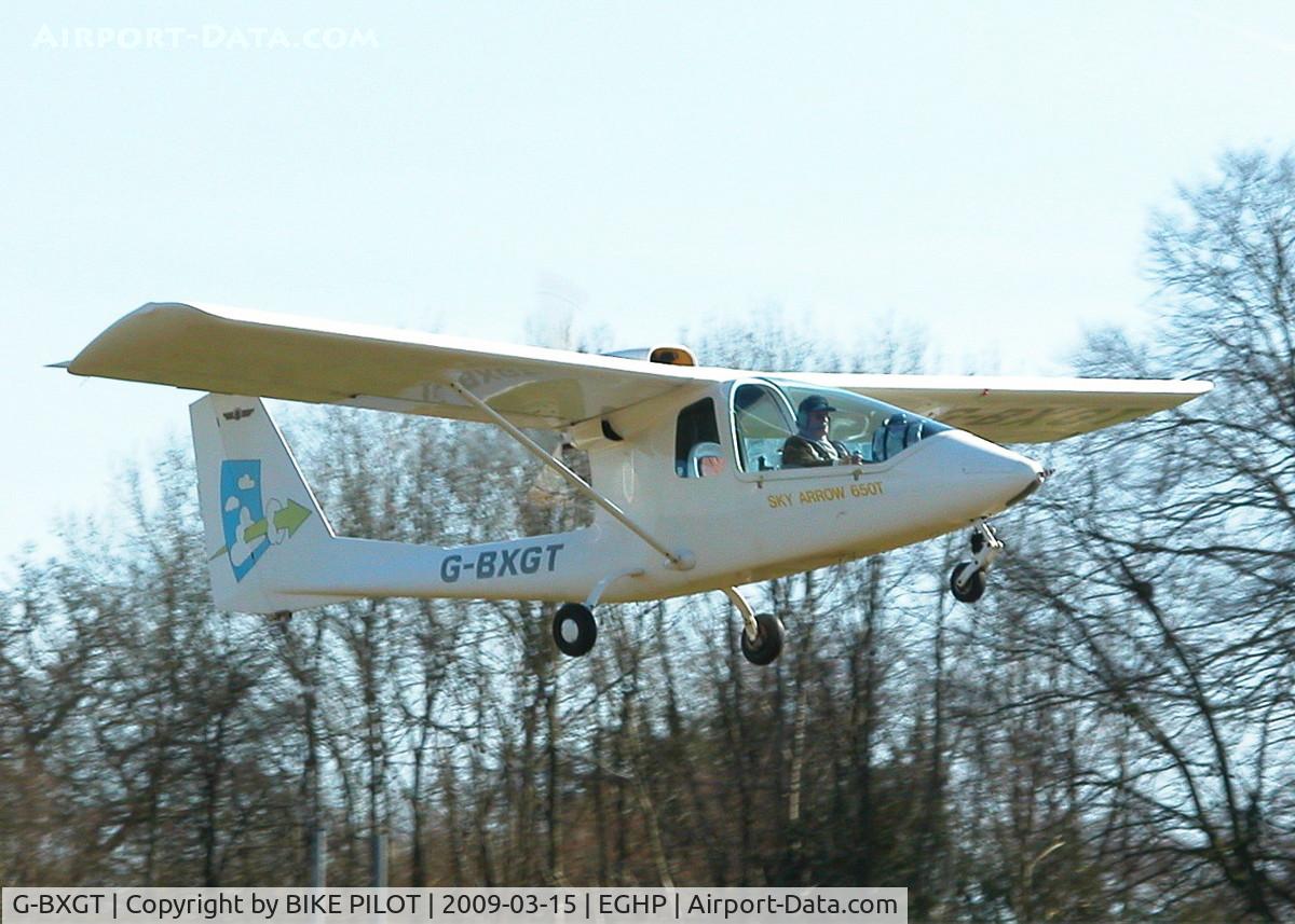 G-BXGT, 1997 Iniziative Industriali Italiane Sky Arrow 650TC C/N PFA 298-13085, CLIMBING OUT FROM 26