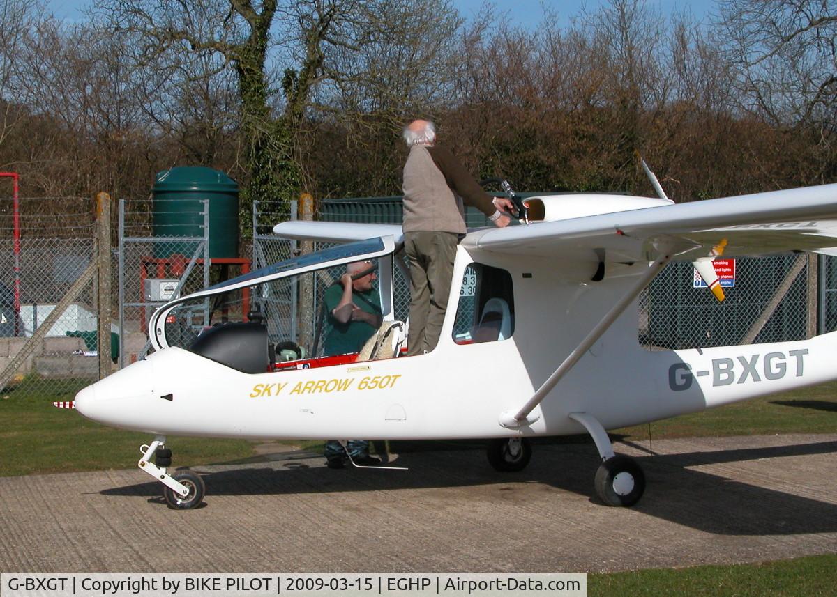 G-BXGT, 1997 Iniziative Industriali Italiane Sky Arrow 650TC C/N PFA 298-13085, RE-FUELING