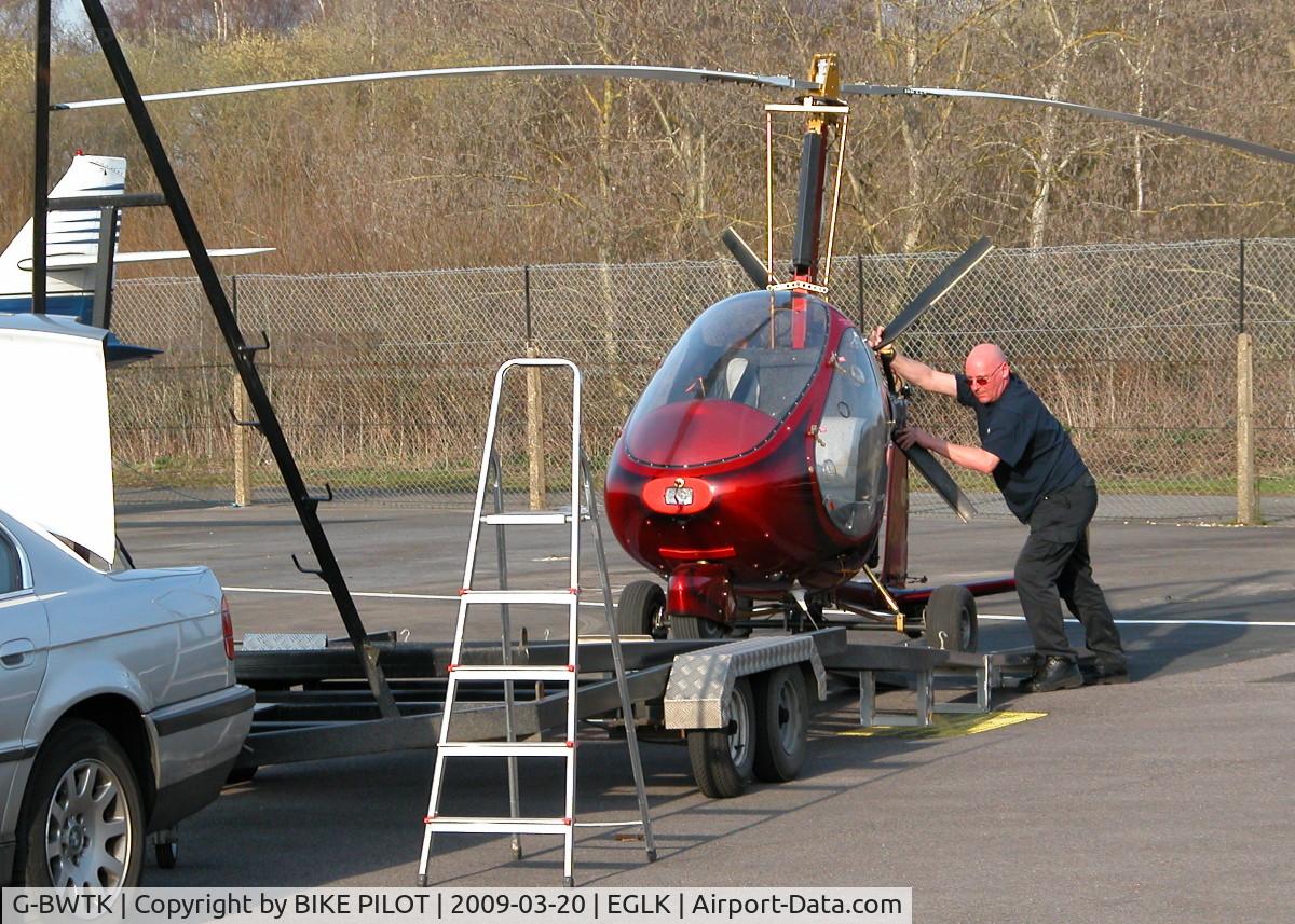 G-BWTK, 1997 RAF 2000 GTX SE C/N PFA G/13-1264, TANGO KILO BEING PUSHED UP ONTO IT'S TRAILER