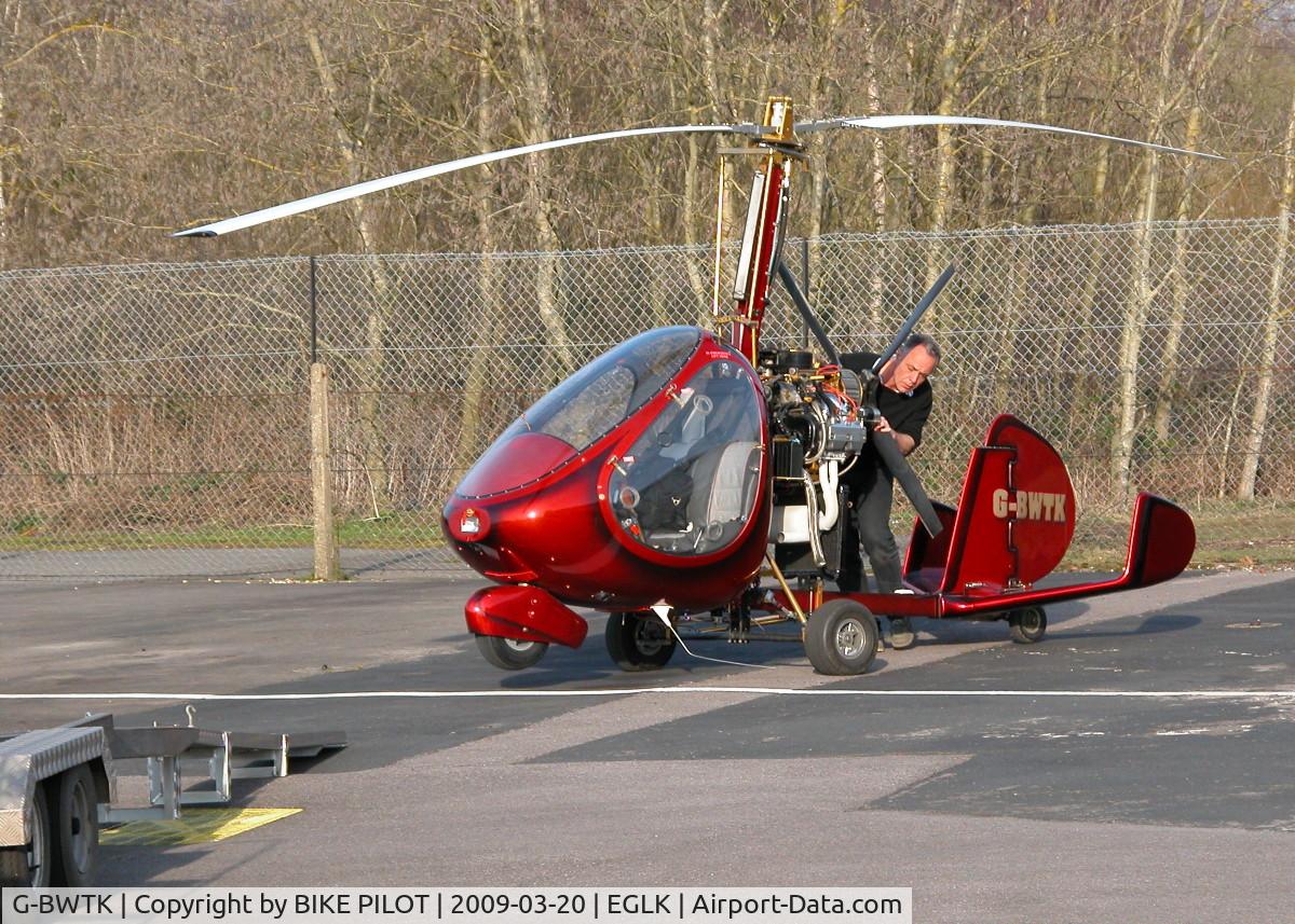 G-BWTK, 1997 RAF 2000 GTX SE C/N PFA G/13-1264, TANGO KILO BEING LINED UP WITH IT'S TRAILER