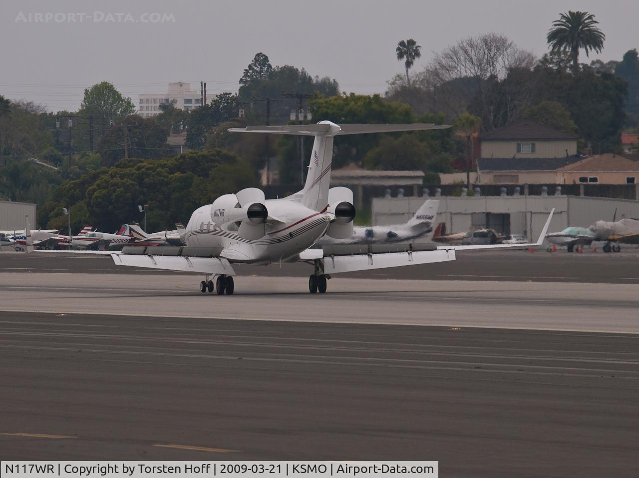 N117WR, 2005 Gulfstream Aerospace GIV-X (G350) C/N 4015, N117WR arriving on RWY 21