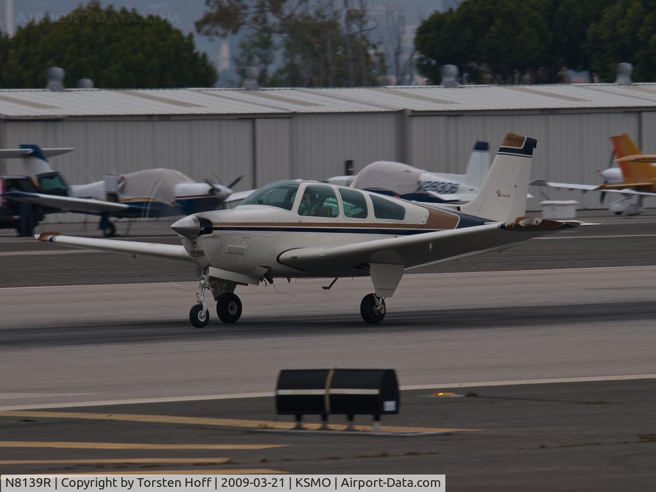 N8139R, 1974 Beech F33A Bonanza C/N CE-522, N8139R departing from RWY 21