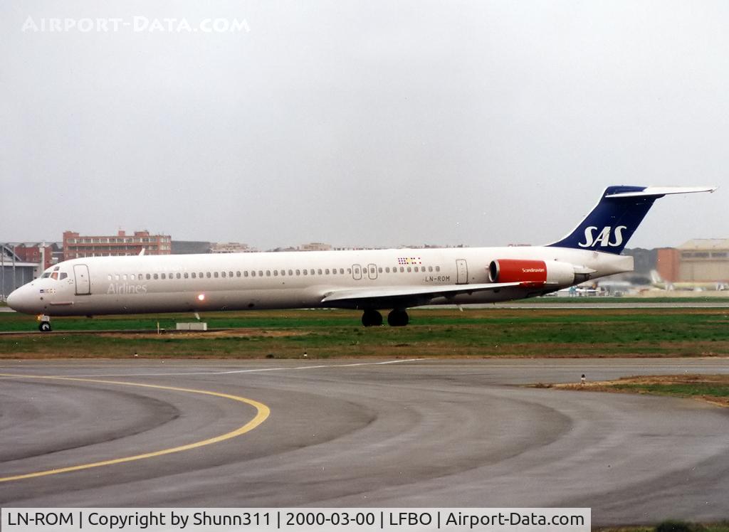 LN-ROM, 1991 McDonnell Douglas MD-81 (DC-9-81) C/N 53008, Taxiing holding point rwy 33R