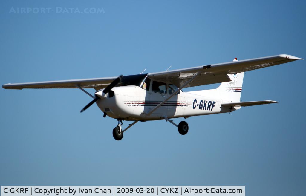 C-GKRF, 1998 Cessna 172R C/N 17280583, Landing at Toronto Buttonville Airport