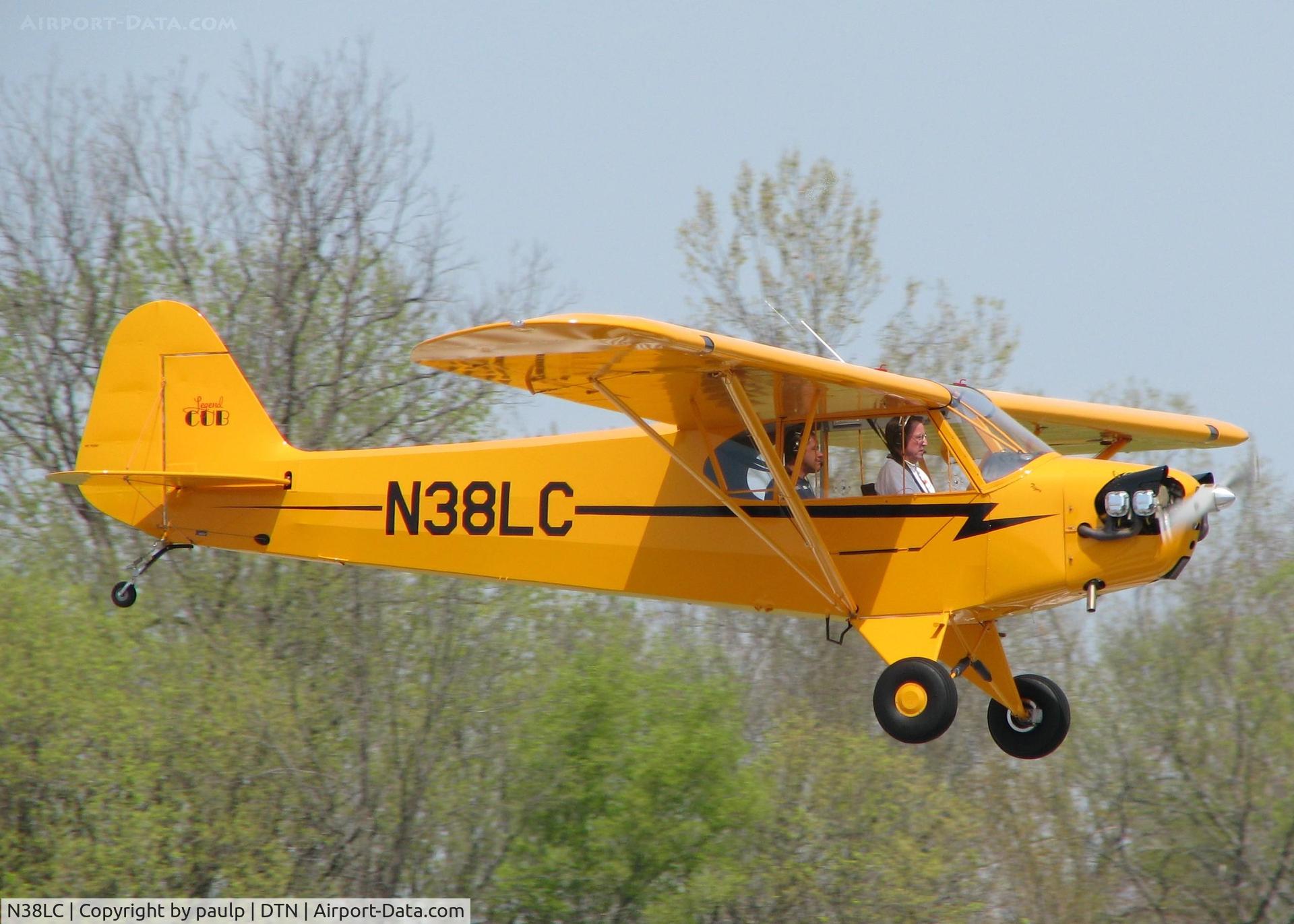 N38LC, 2008 American Legend AL3 C/N AL-1118, Landing at the Shreveport Downtown airport.