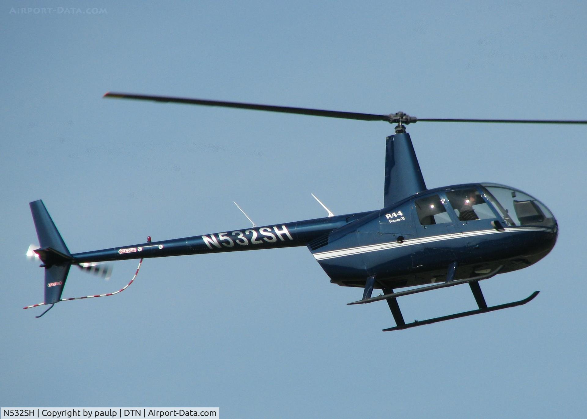 N532SH, 2006 Robinson R44 II C/N 11353, About to touch down at the Shreveport Downtown airport.