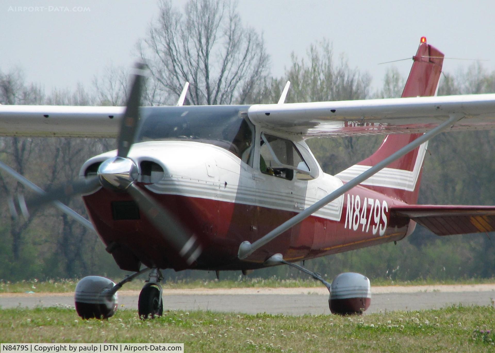 N8479S, 1965 Cessna 182H Skylane C/N 18256579, On taxiway Foxtrot heading to runway 14 at the Shreveport Downtown airport.