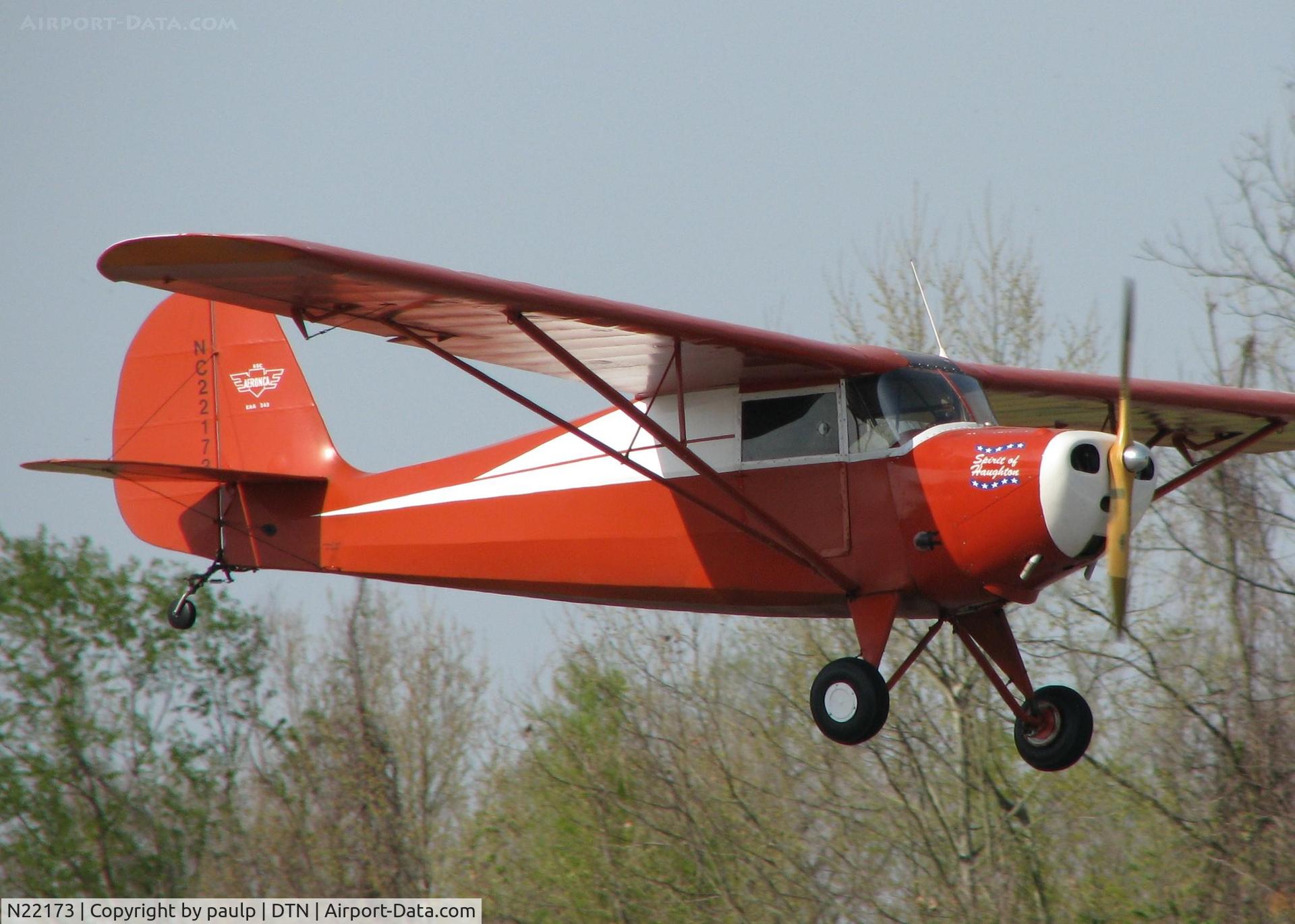 N22173, 1939 Aeronca 65-C C/N C2759, Landing on runway 14 at the Shreveport Downtown airport.