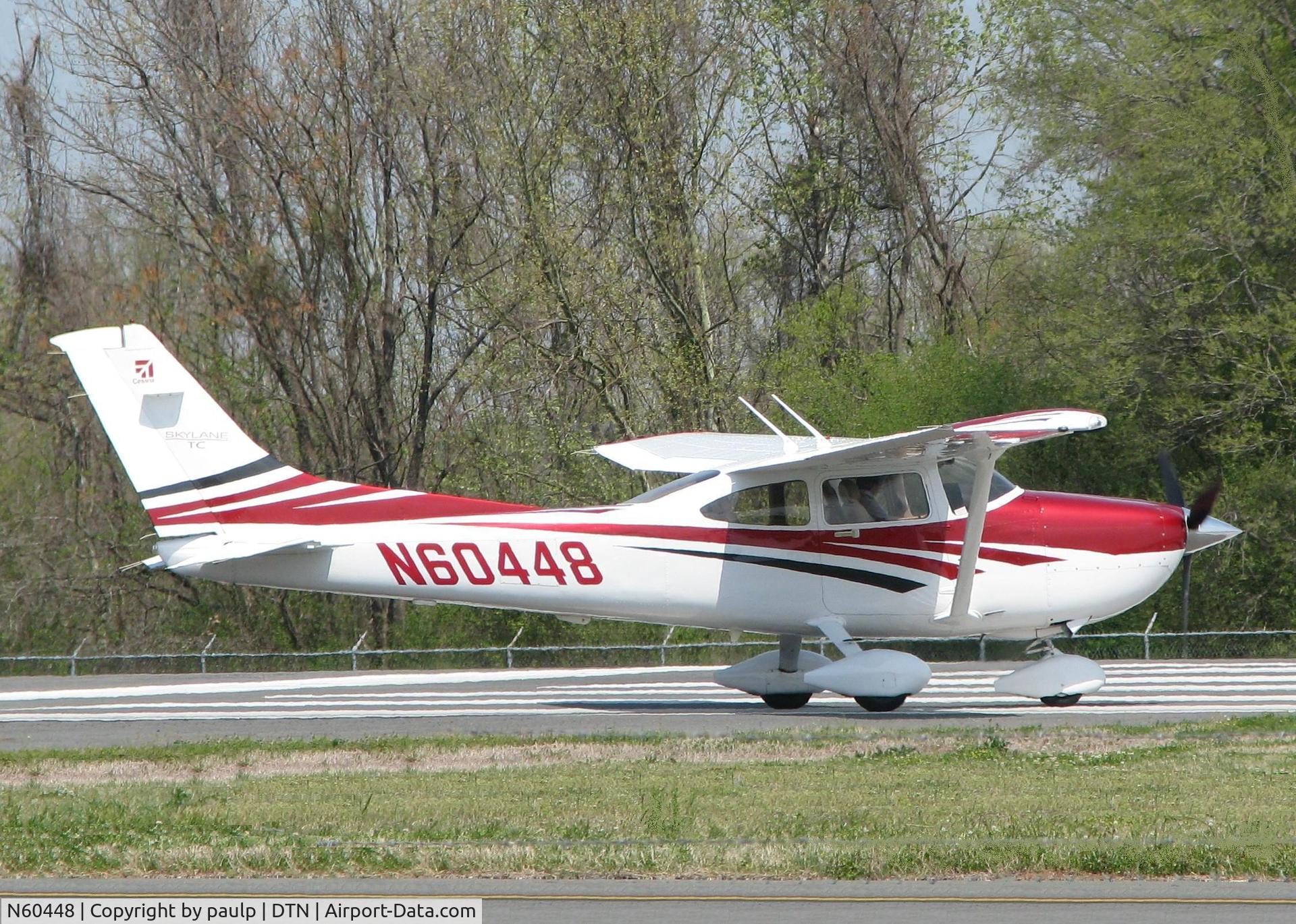N60448, 2006 Cessna T182T Turbo Skylane C/N T18208594, Turing onto runway 14 at the Shreveport Downtown airport.