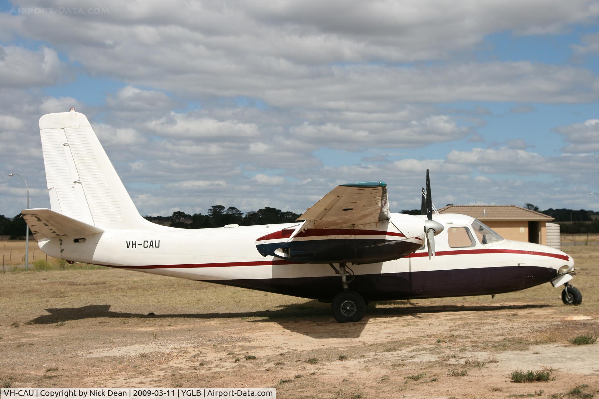 VH-CAU, 1959 Aero Commander 560E C/N 726, YGLB