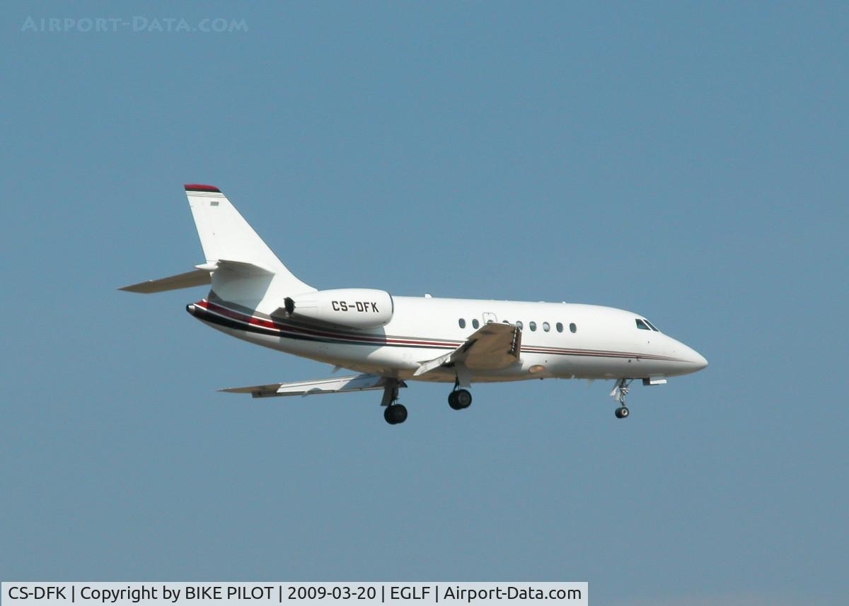 CS-DFK, 2006 Dassault Falcon 2000EX C/N 65, OVER THE THRESHOLD FOR RWY 06
