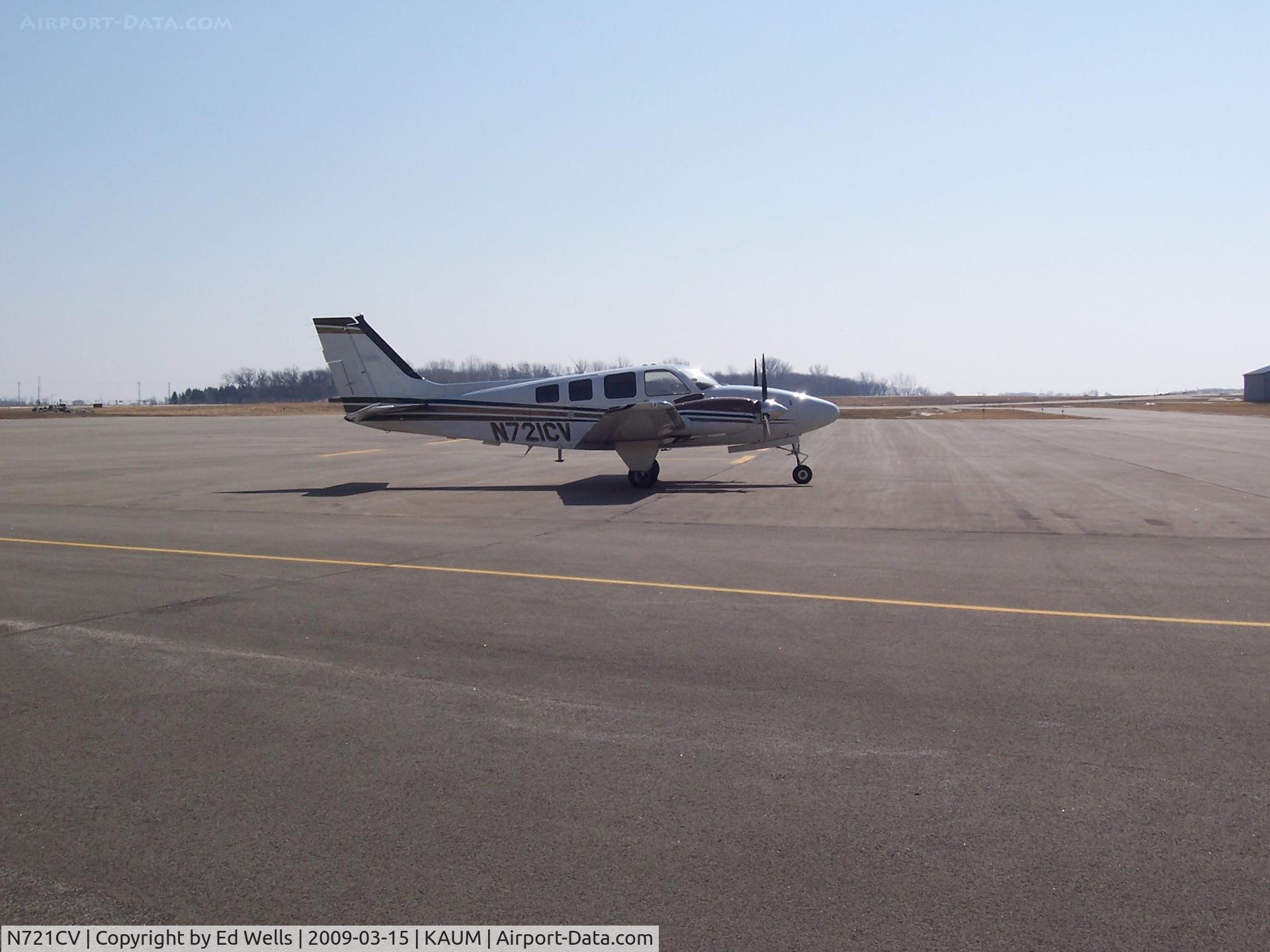 N721CV, 2004 Raytheon Aircraft Company 58 C/N TH-2078, At AUM