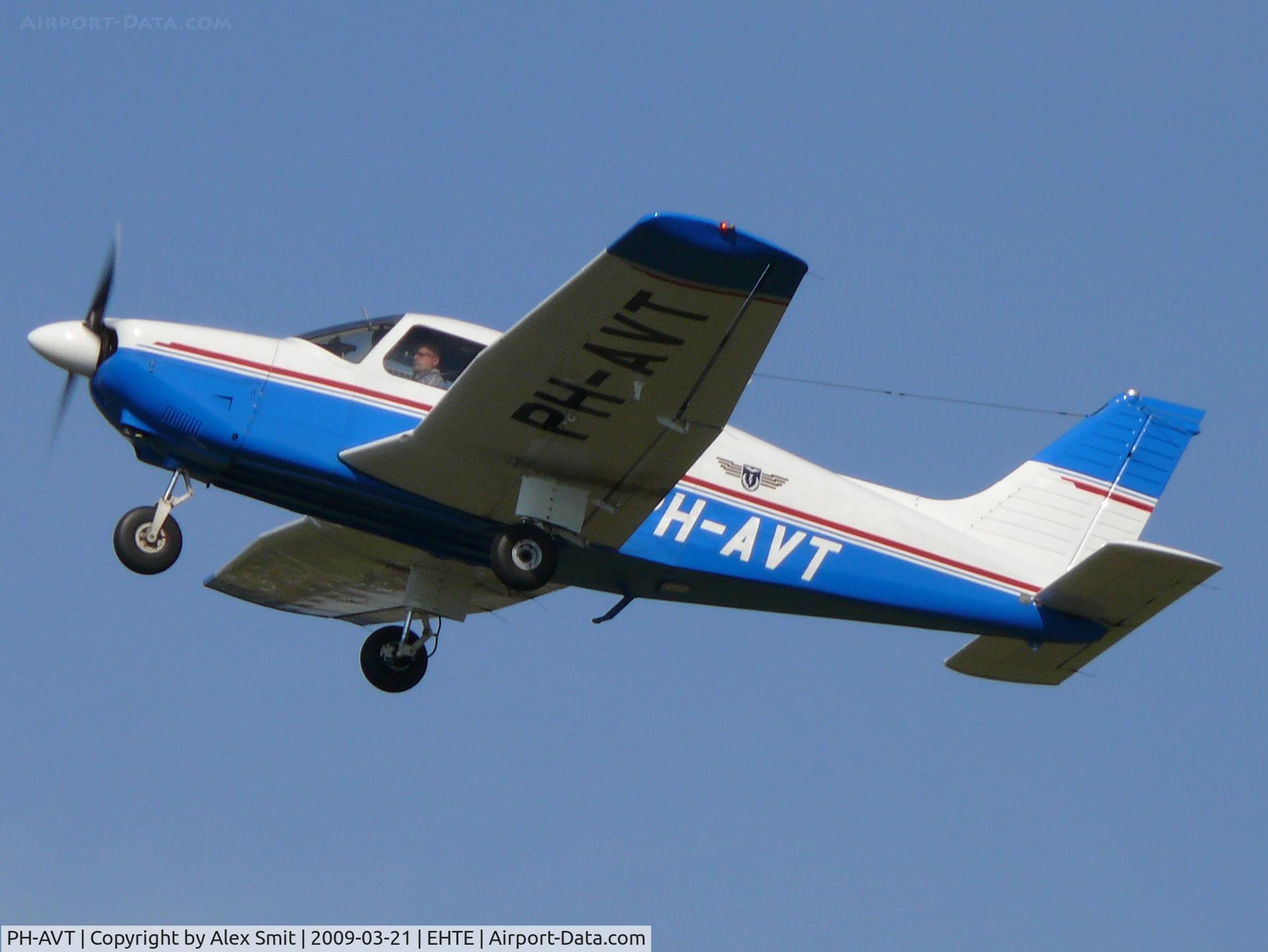 PH-AVT, 1978 Piper PA-28-181 C/N 28-7990075, Piper Pa28-181 Archer II PH-AVT Vliegclub Teuge