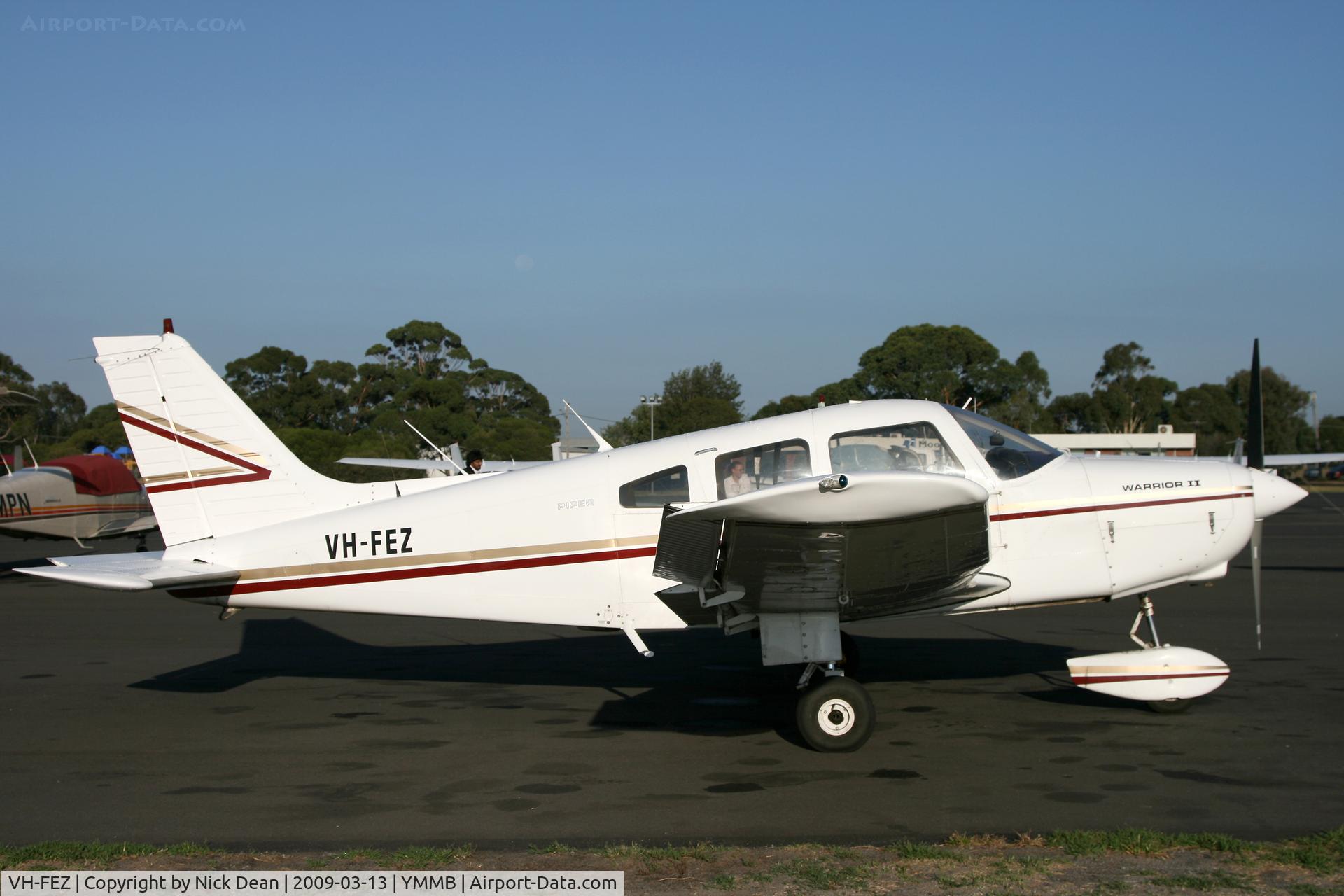 VH-FEZ, 1980 Piper PA-28-161 C/N 28-8016055, YMMB