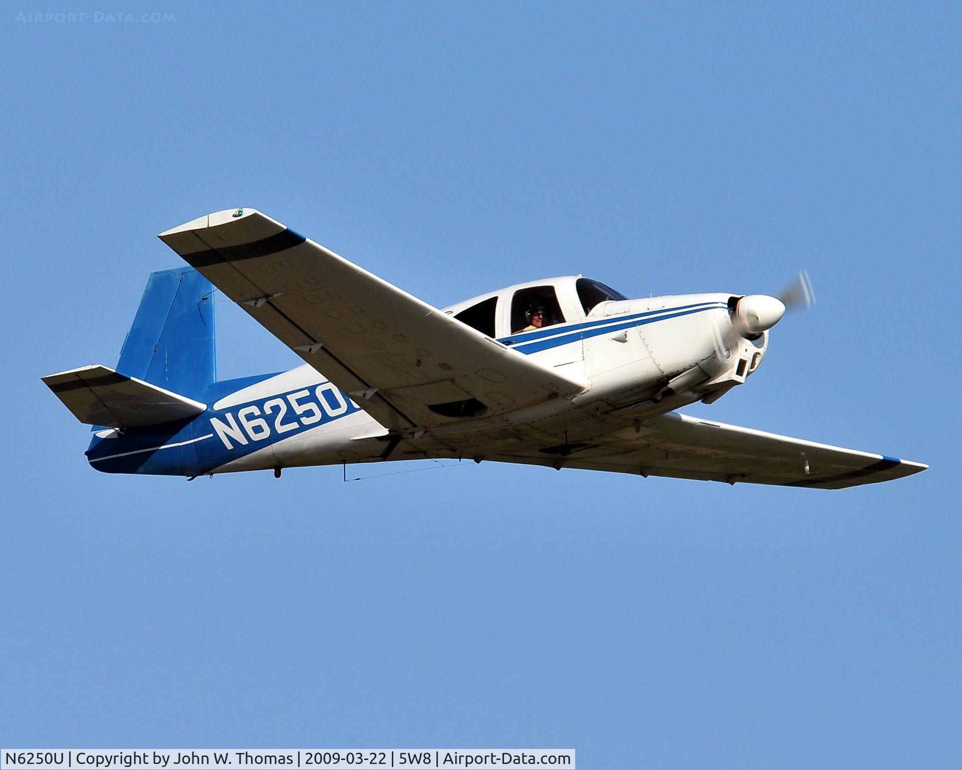 N6250U, 1962 Mooney M20C Ranger C/N 2089, Departing runway 22