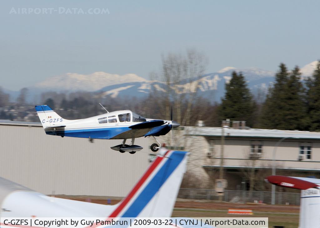 C-GZFS, 2004 Cavalier SA102.5 C/N 72253, Departing